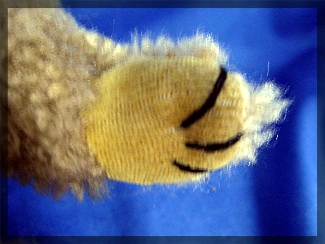 8 inch Boyds Bear 1985 - 96 pellet filled, fully jointe