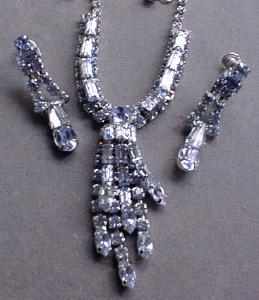 Awesome Weiss Rhinestone Necklace & Earrings
