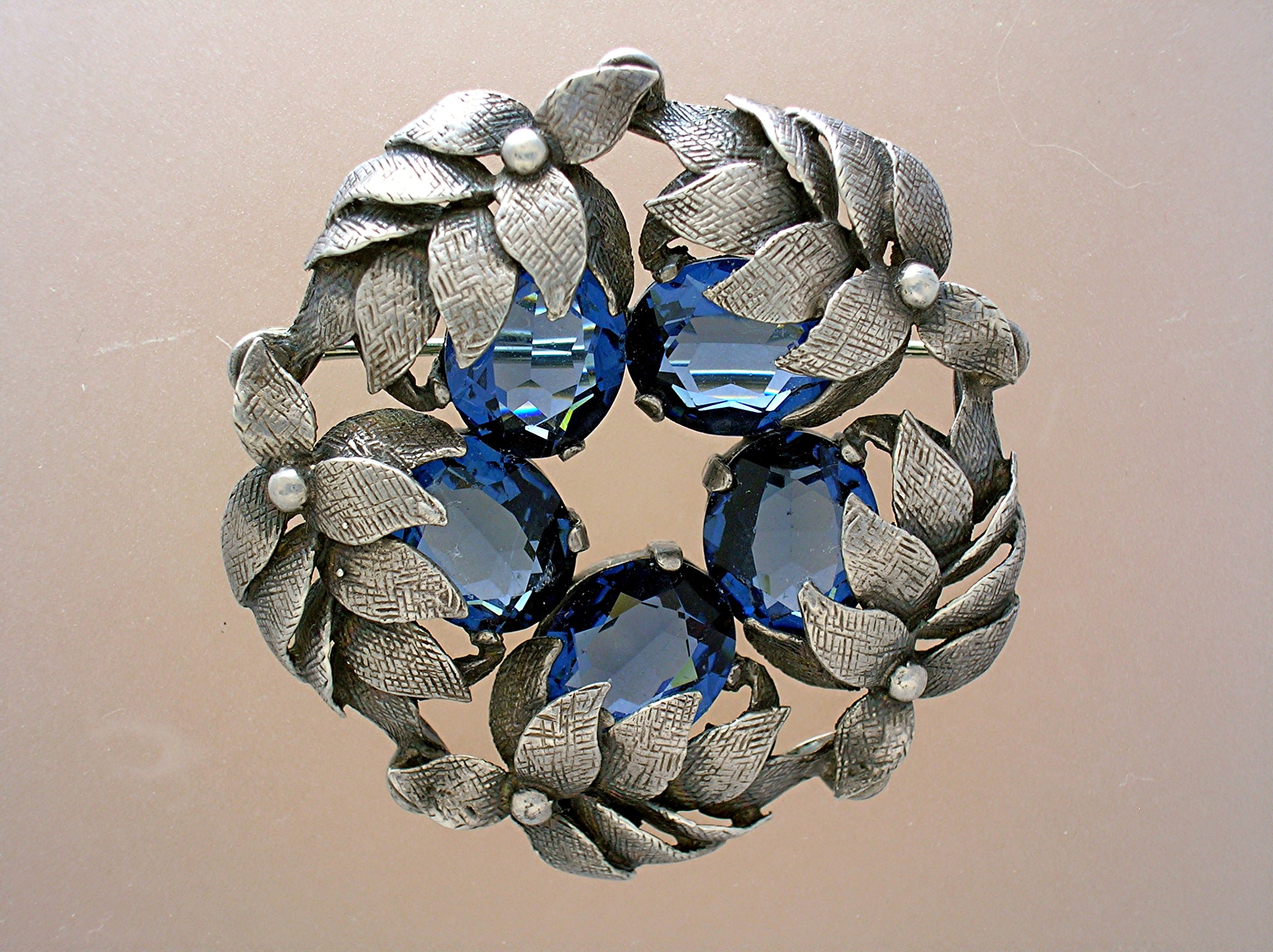 CINI Sterling Silver Leaf Wreath Sapphire Glass Brooch