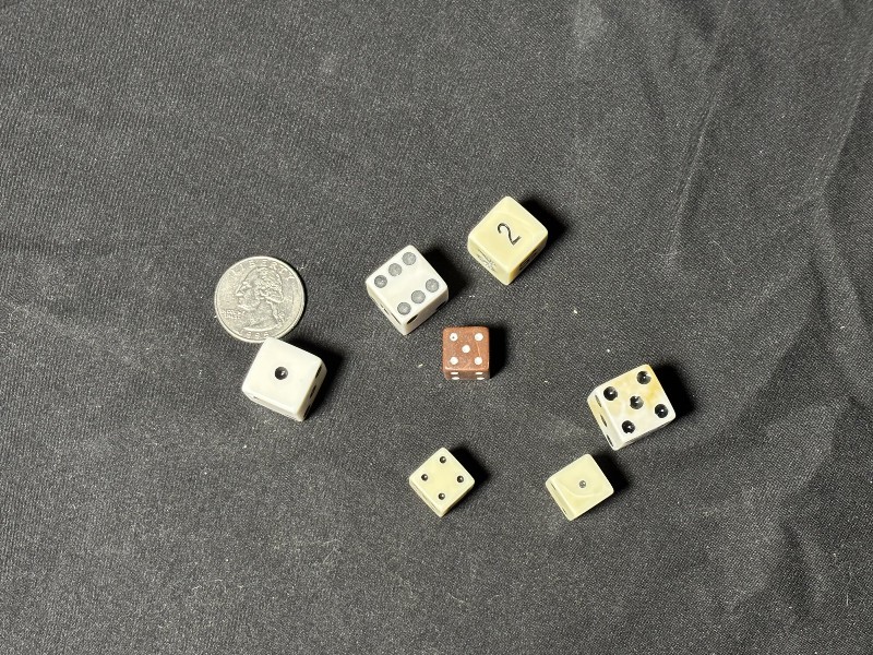 Mismatched Game Dice Lot Natural Bone & Early Bakelite Plastic 6pc