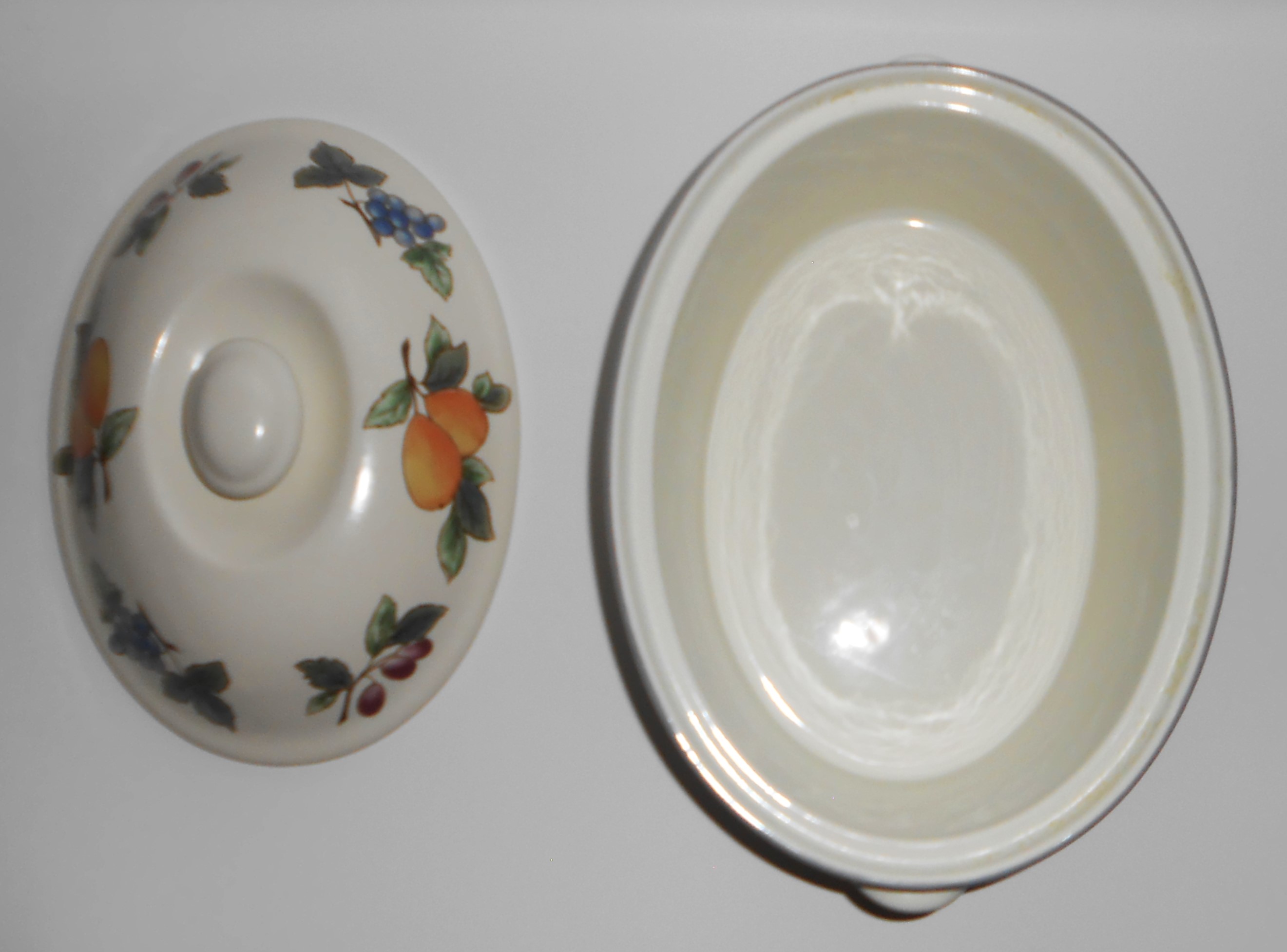 Mikasa Intaglio China CAC29 Garden Harvest 1.5 Quart Ca