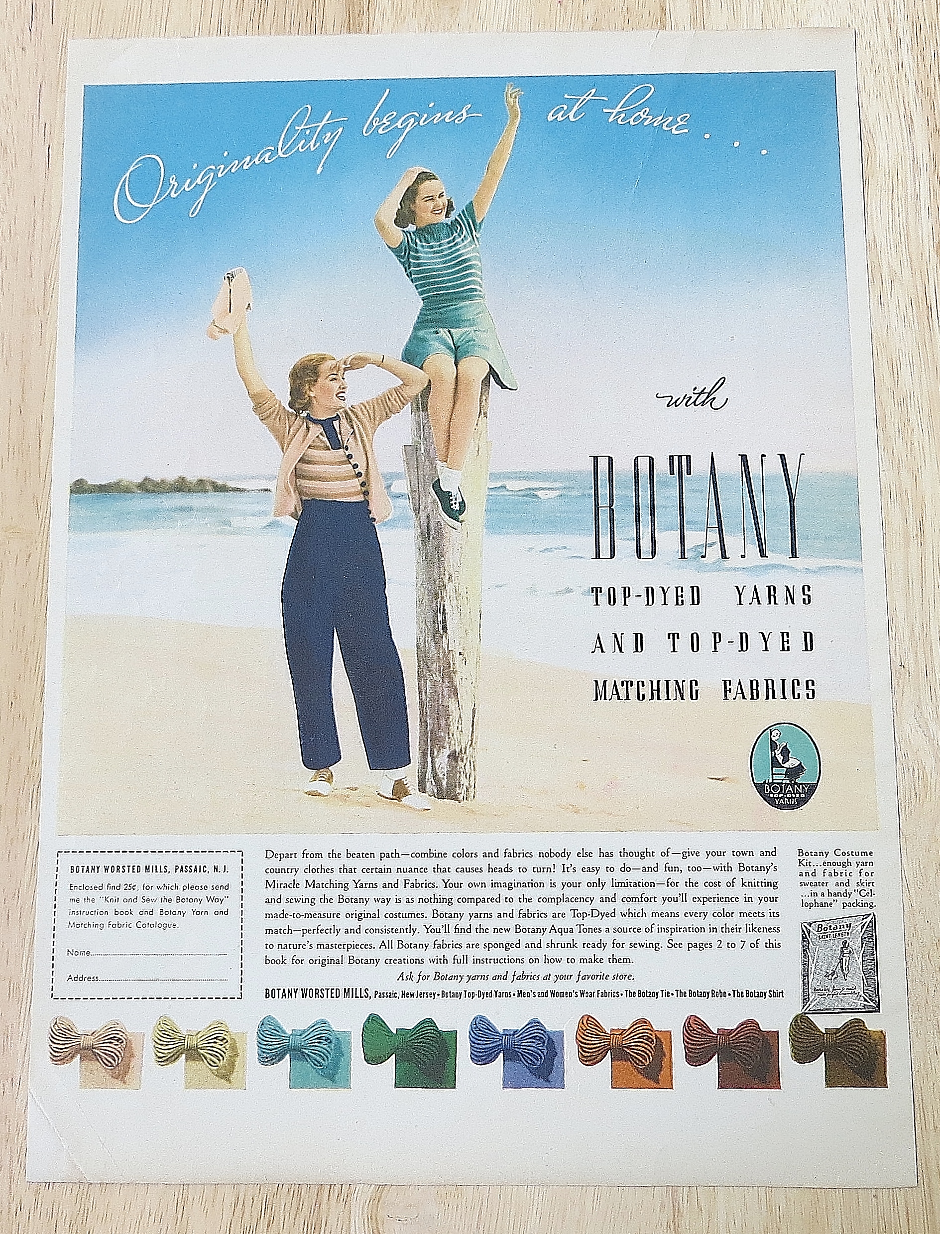 1939 Botany With Girls On The Beach