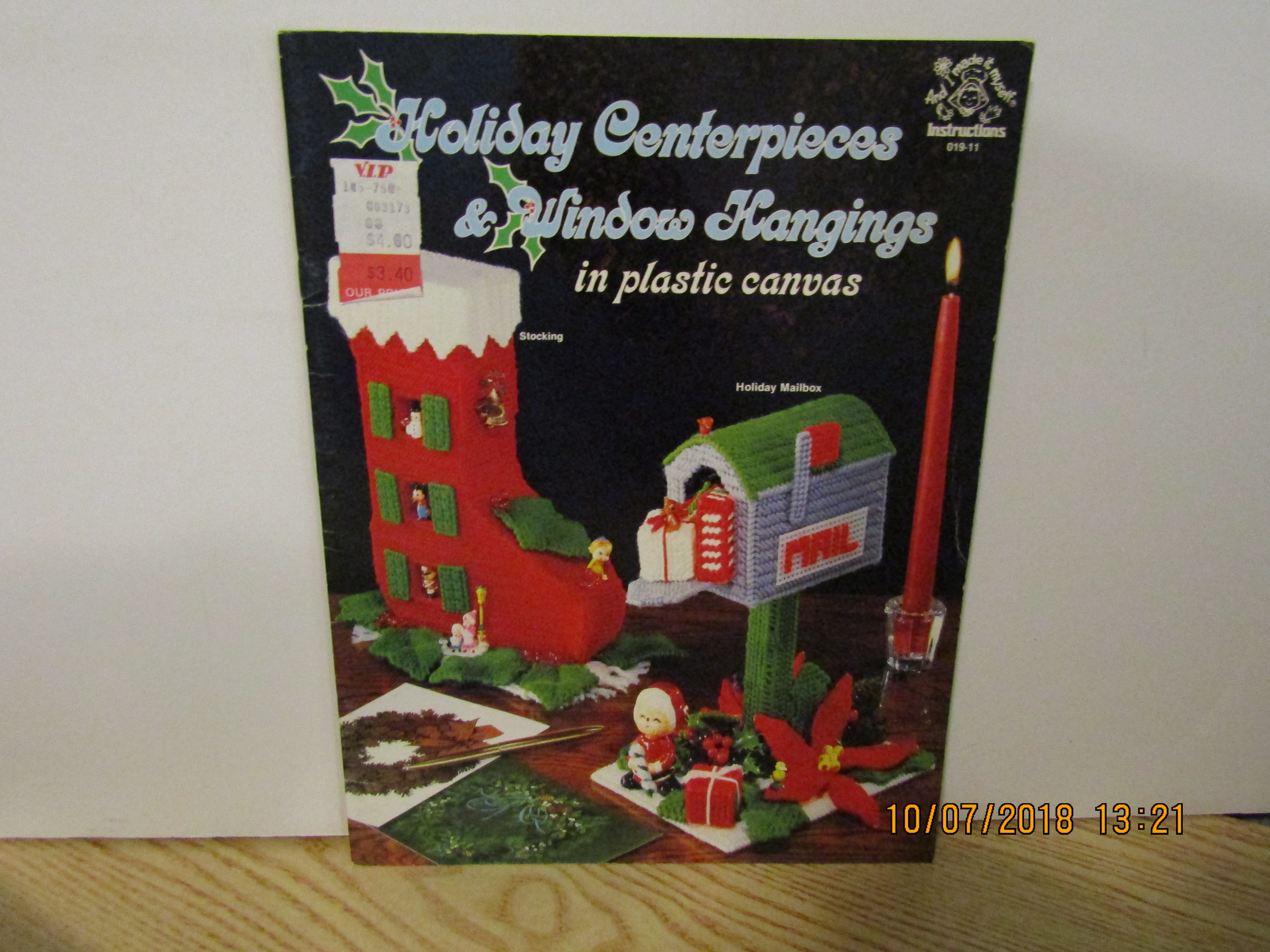 Mangelsen's Holiday Centerpieces&Window Hanging  #01911