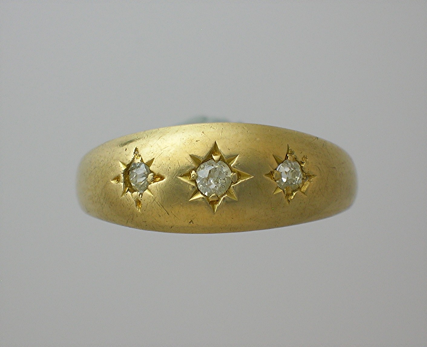 18K Gold Diamond Antique Hallmarked Ring . . .