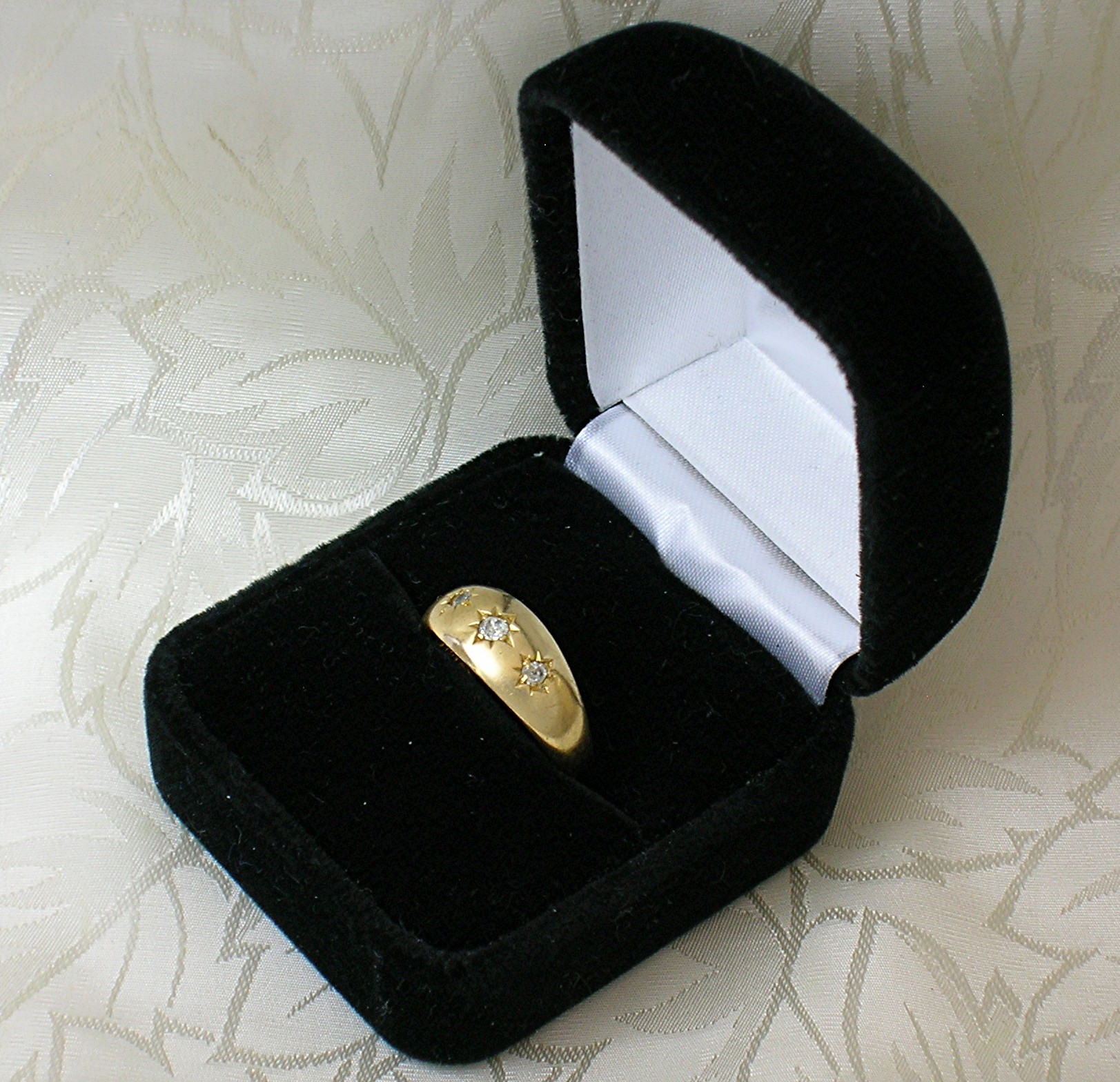 18K Gold Diamond Antique Hallmarked Ring . . .