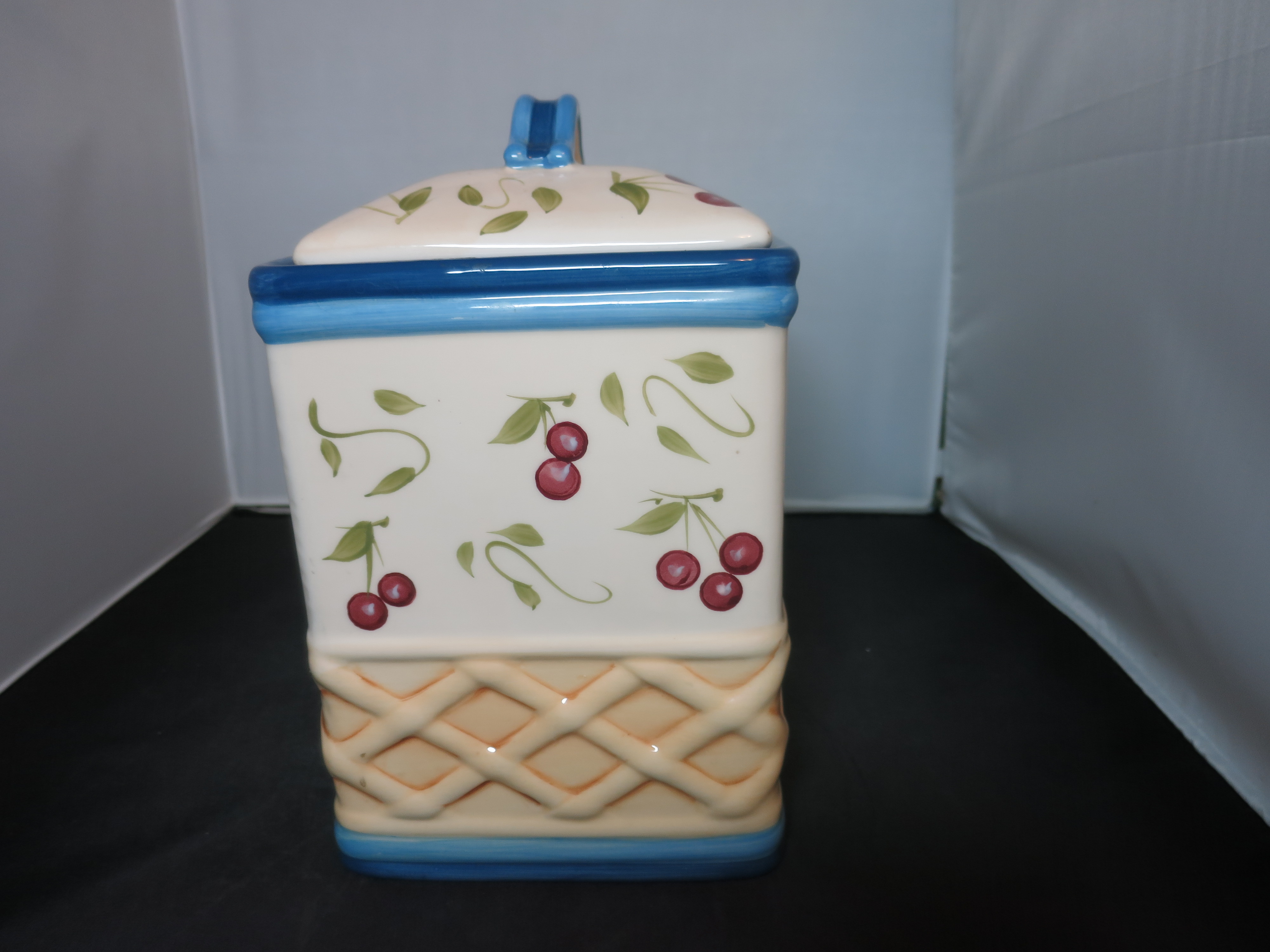 Cherry Inspirado Seattle USA Stonelite Clay Cookie Jar