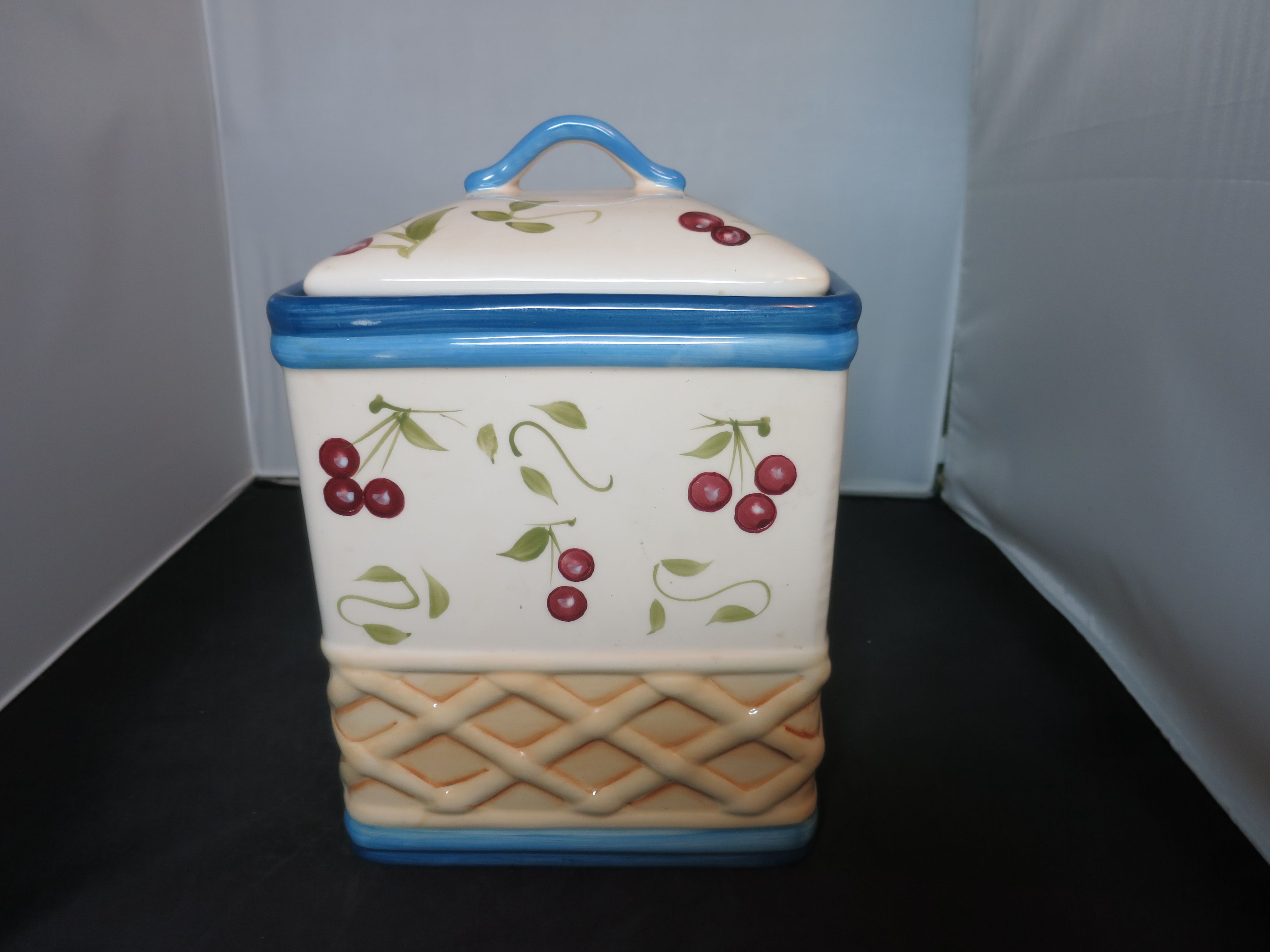 Cherry Inspirado Seattle USA Stonelite Clay Cookie Jar