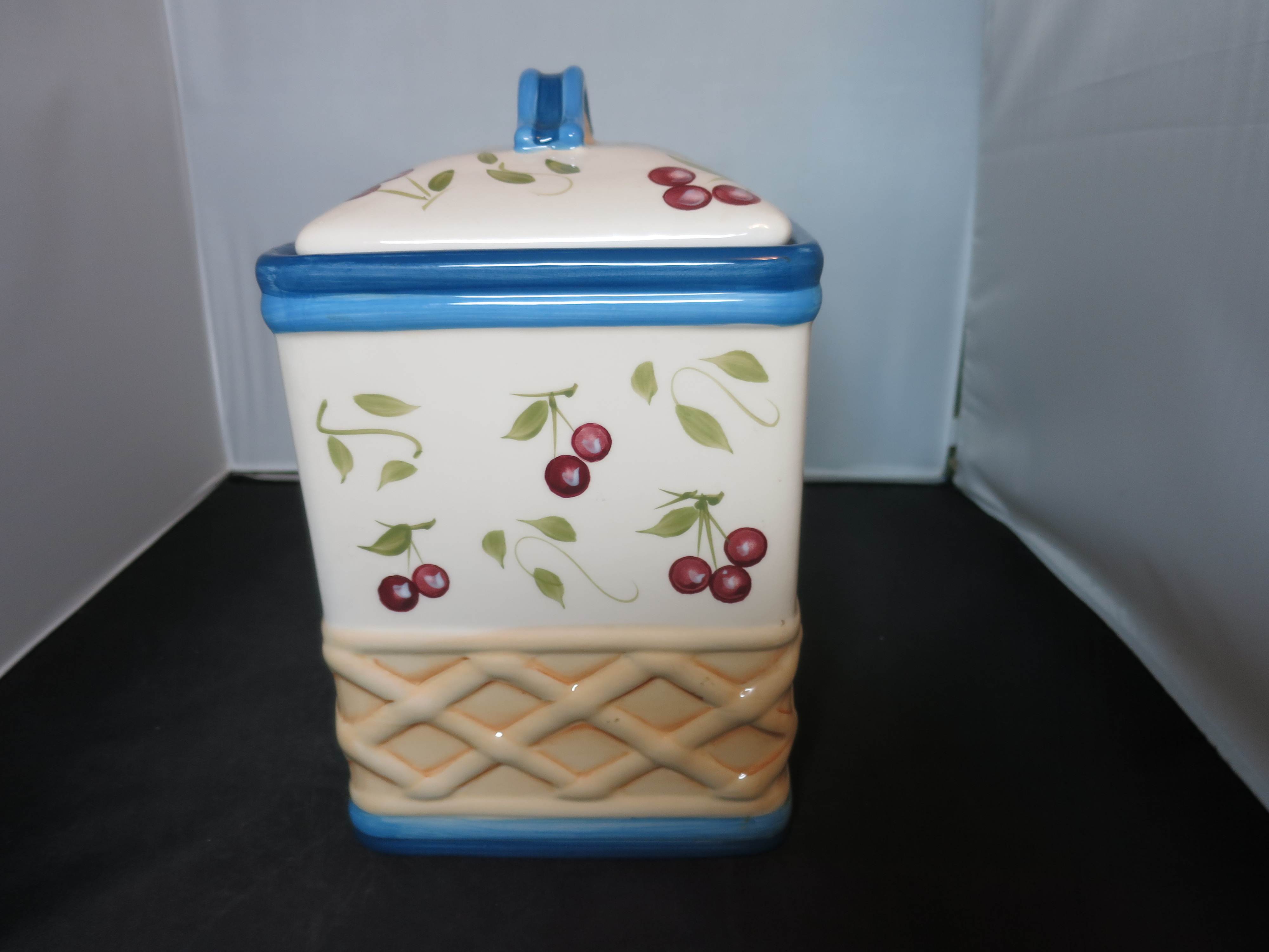 Cherry Inspirado Seattle USA Stonelite Clay Cookie Jar