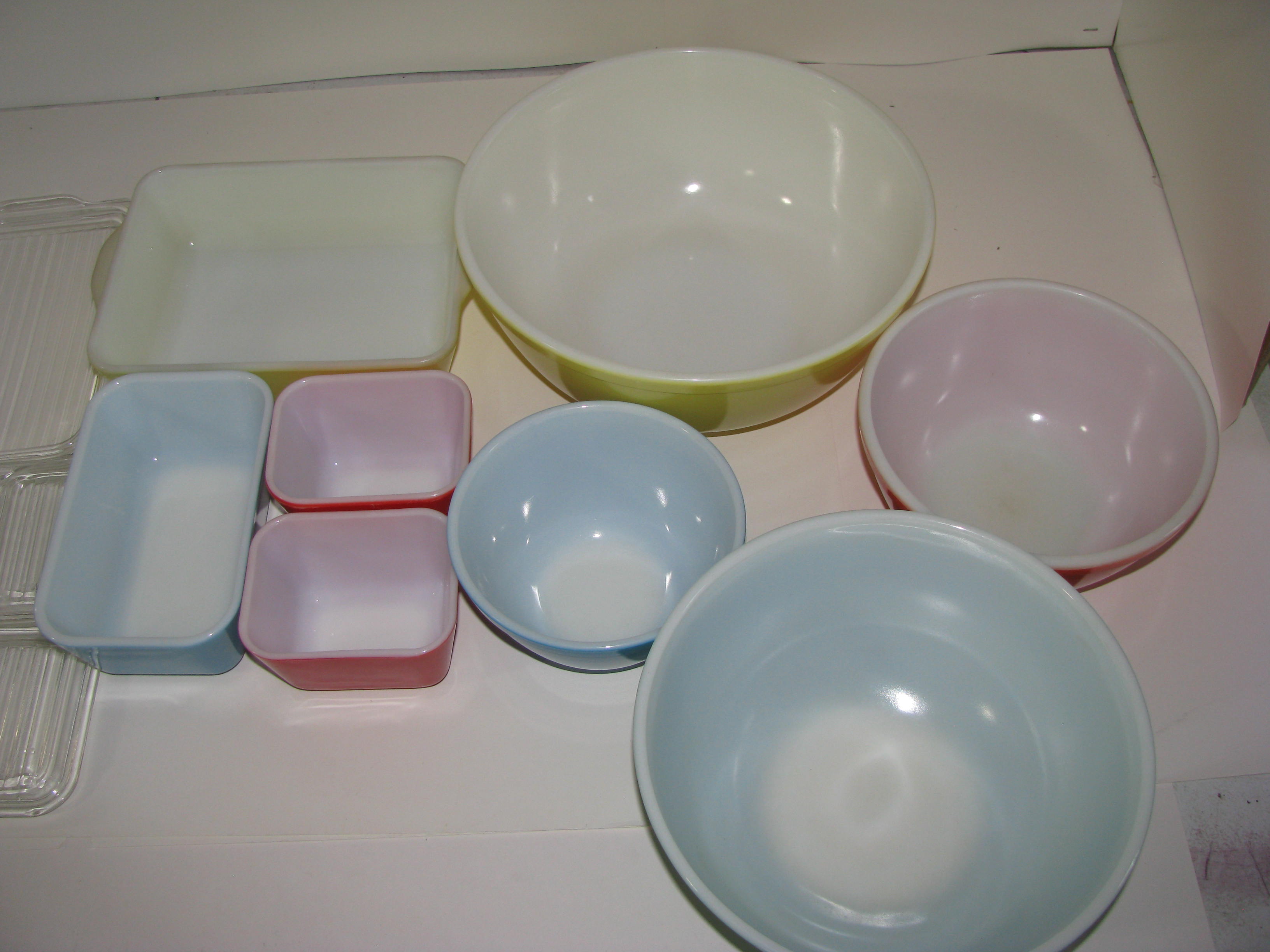 Pyrex 12 Piece Primary Color Bowls-Refrigerator Sets