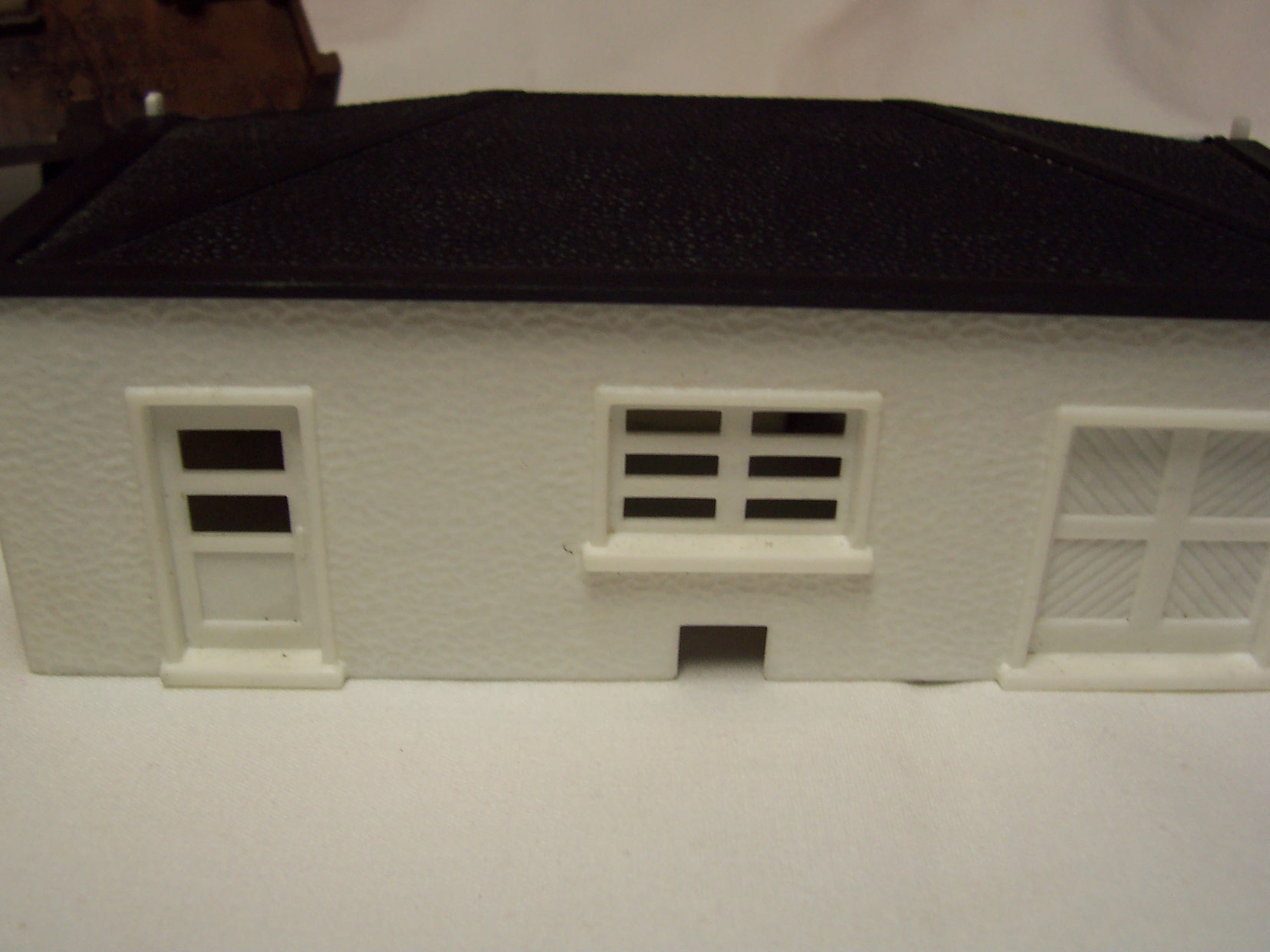 Plasticville Train Set Buildings Set of 2