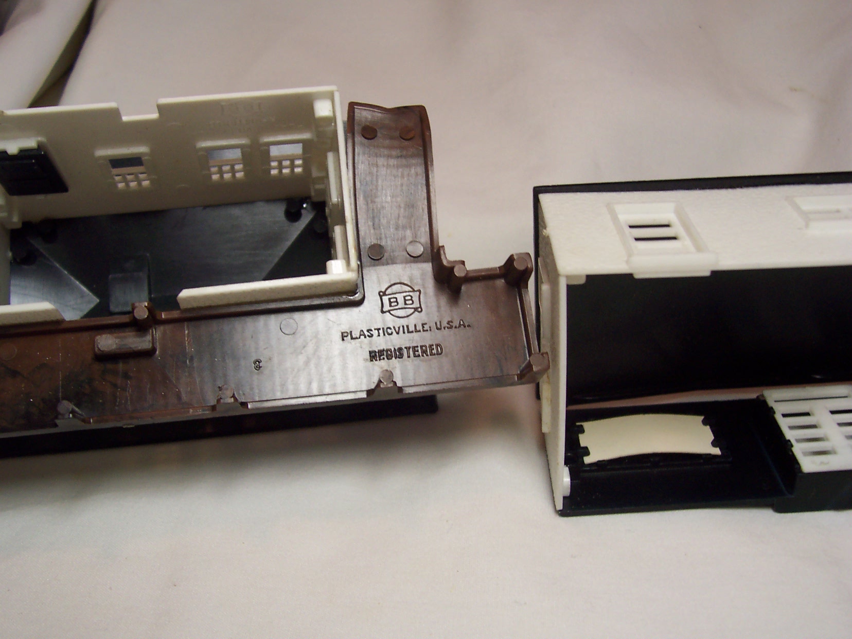 Plasticville Train Set Buildings Set of 2