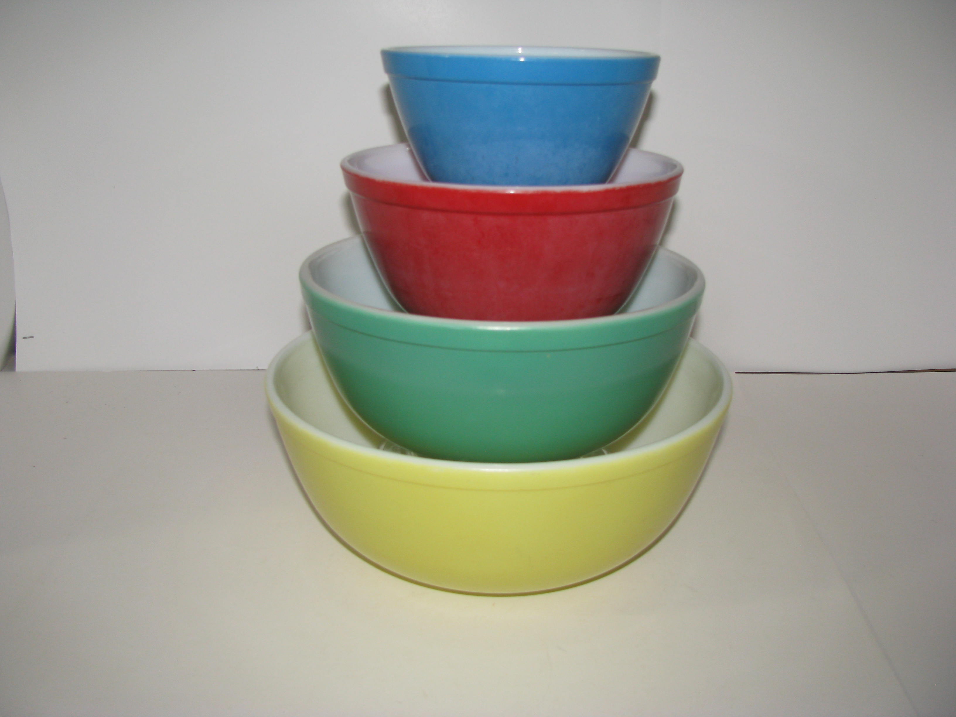Vintage Pyrex Primary Color Four Bowl Set
