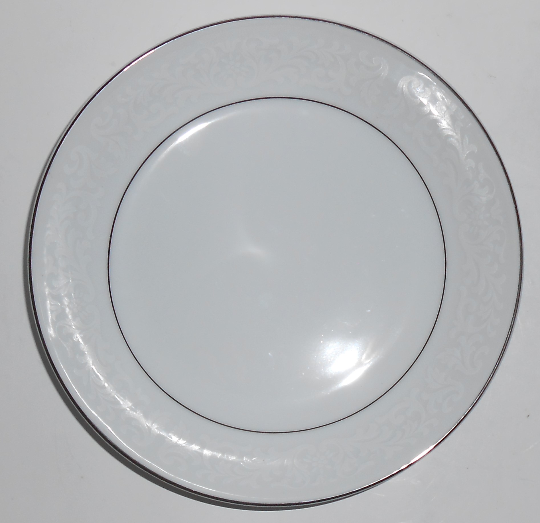 Mikasa Fine China Bridal Veil 5559 Platinum Rimmed Soup