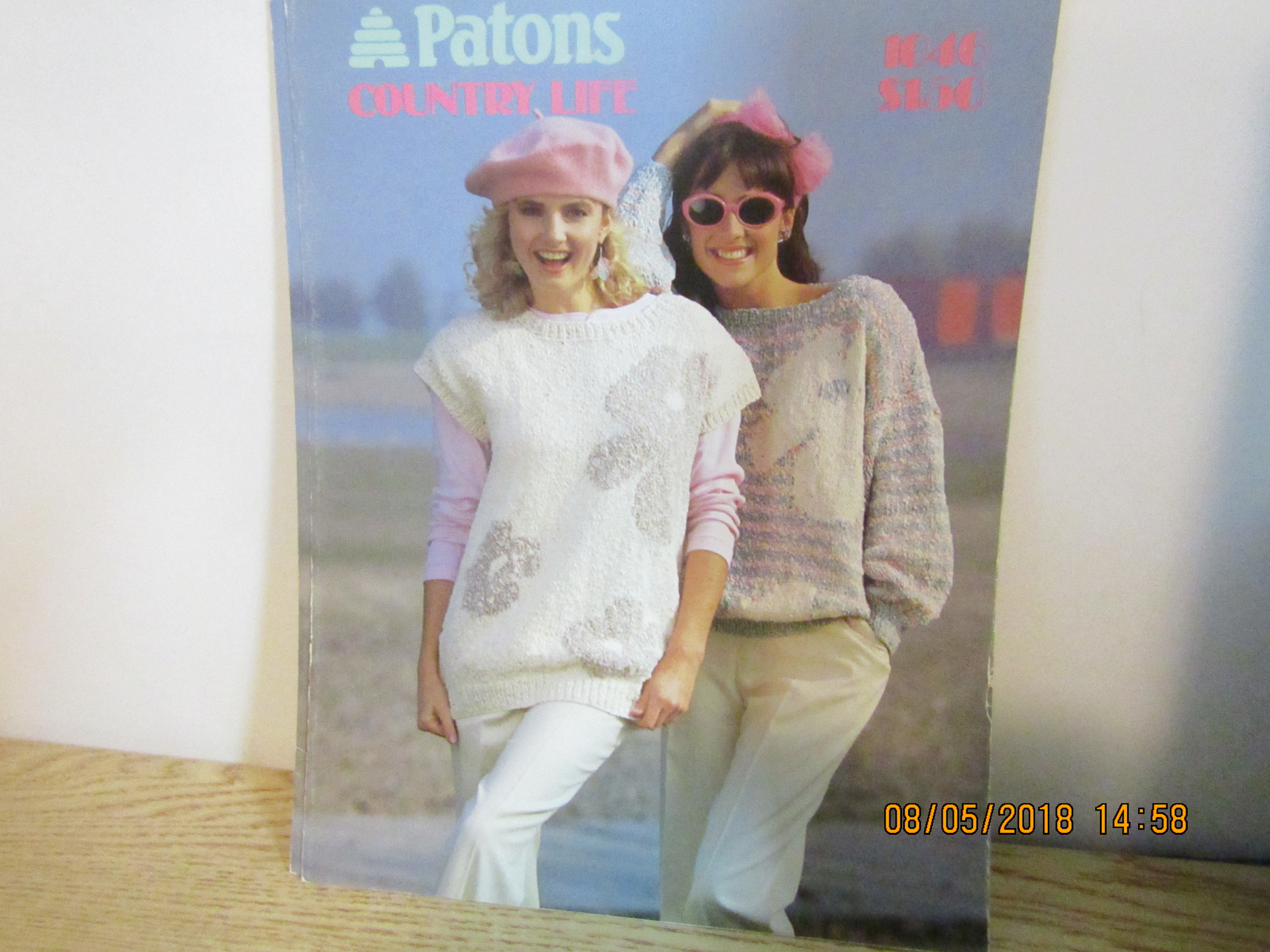 Patons Women's Sweater Country Life #1046