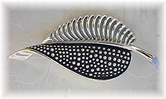 Silver MX 209 Rhodium Leaf Brooch