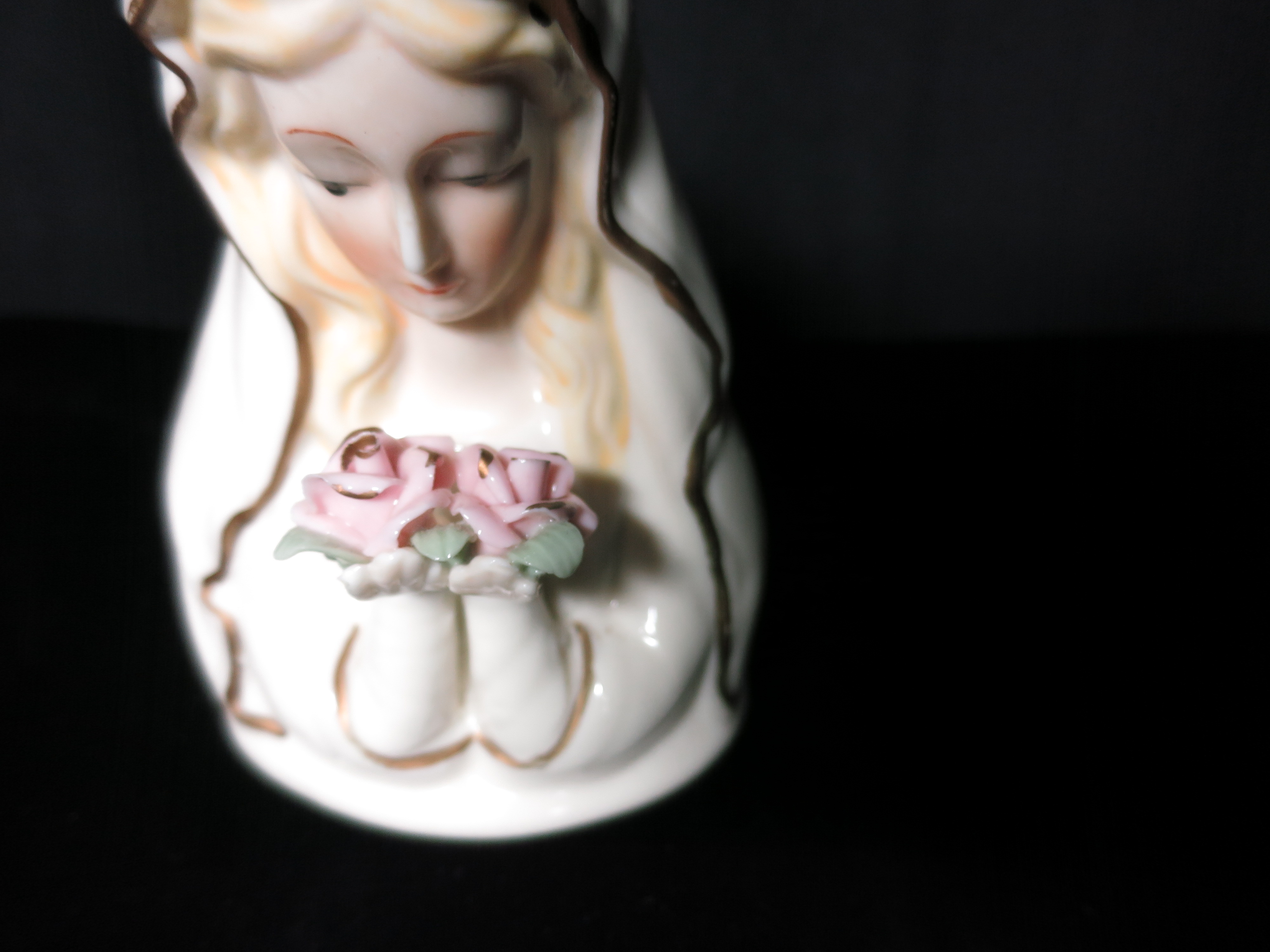 Autom China Blessed Virgin Mary Madonna Figurine