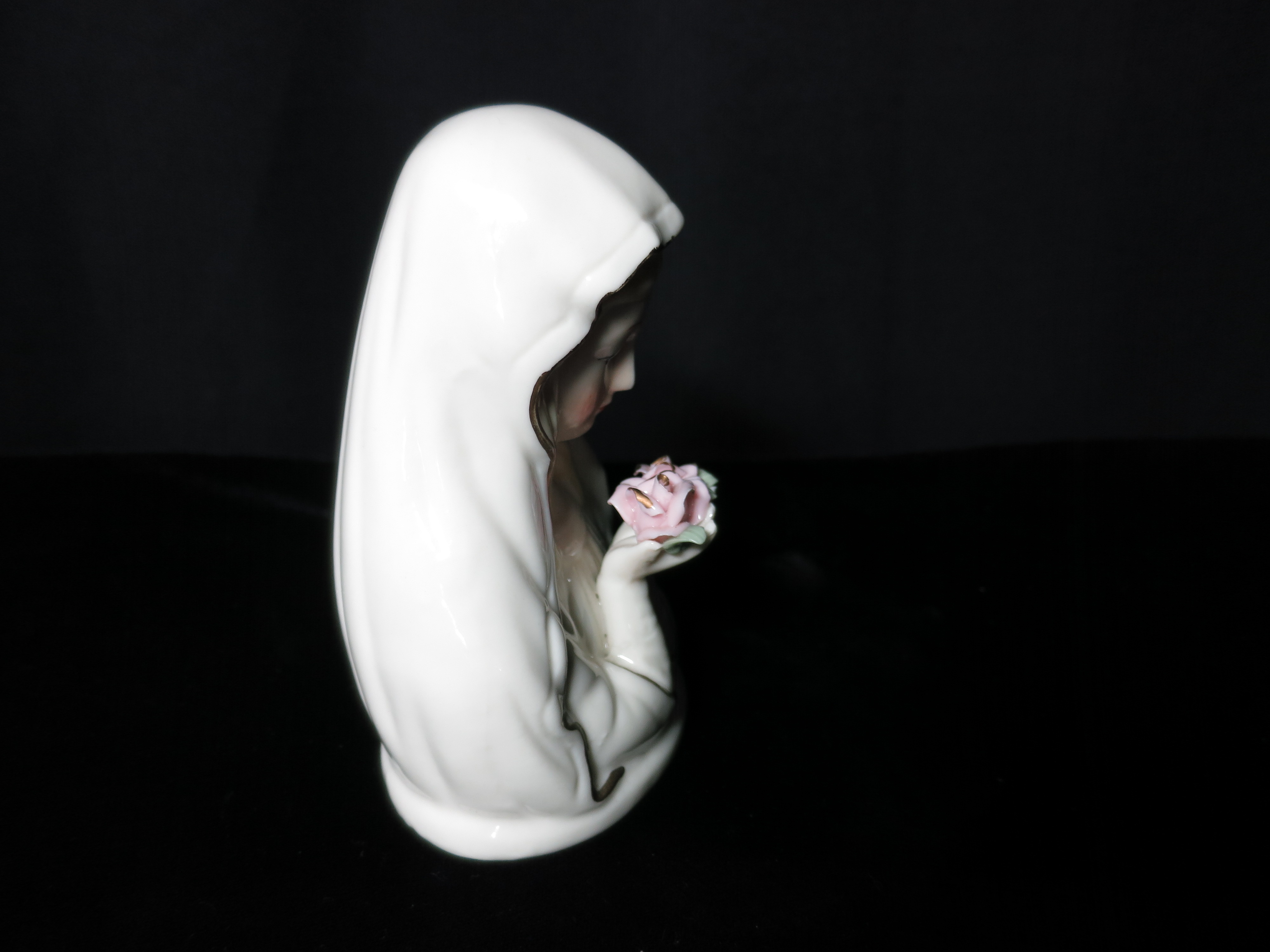 Autom China Blessed Virgin Mary Madonna Figurine