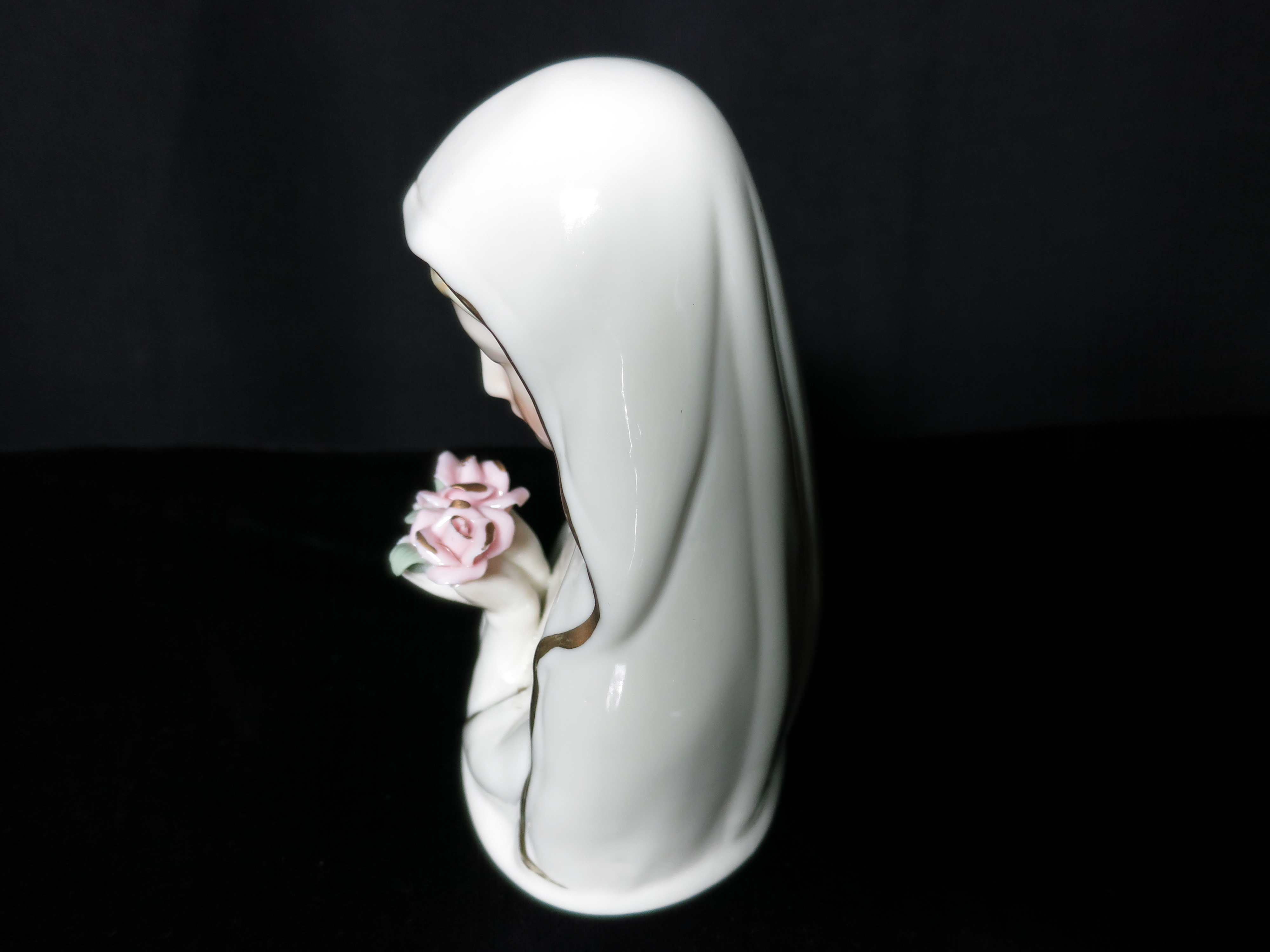 Autom China Blessed Virgin Mary Madonna Figurine