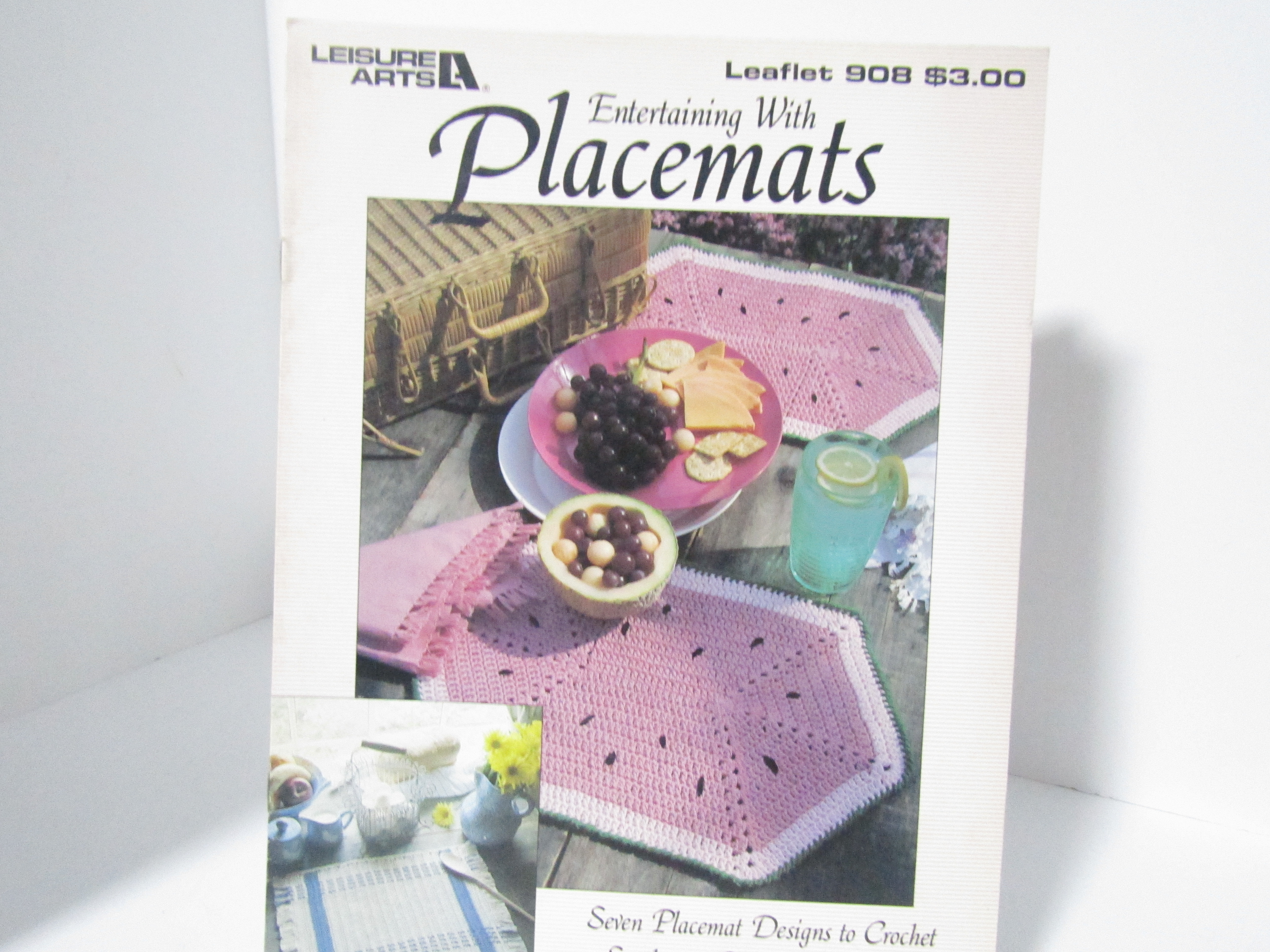Leisure Arts Entertaining With Crocheted Placemats #908