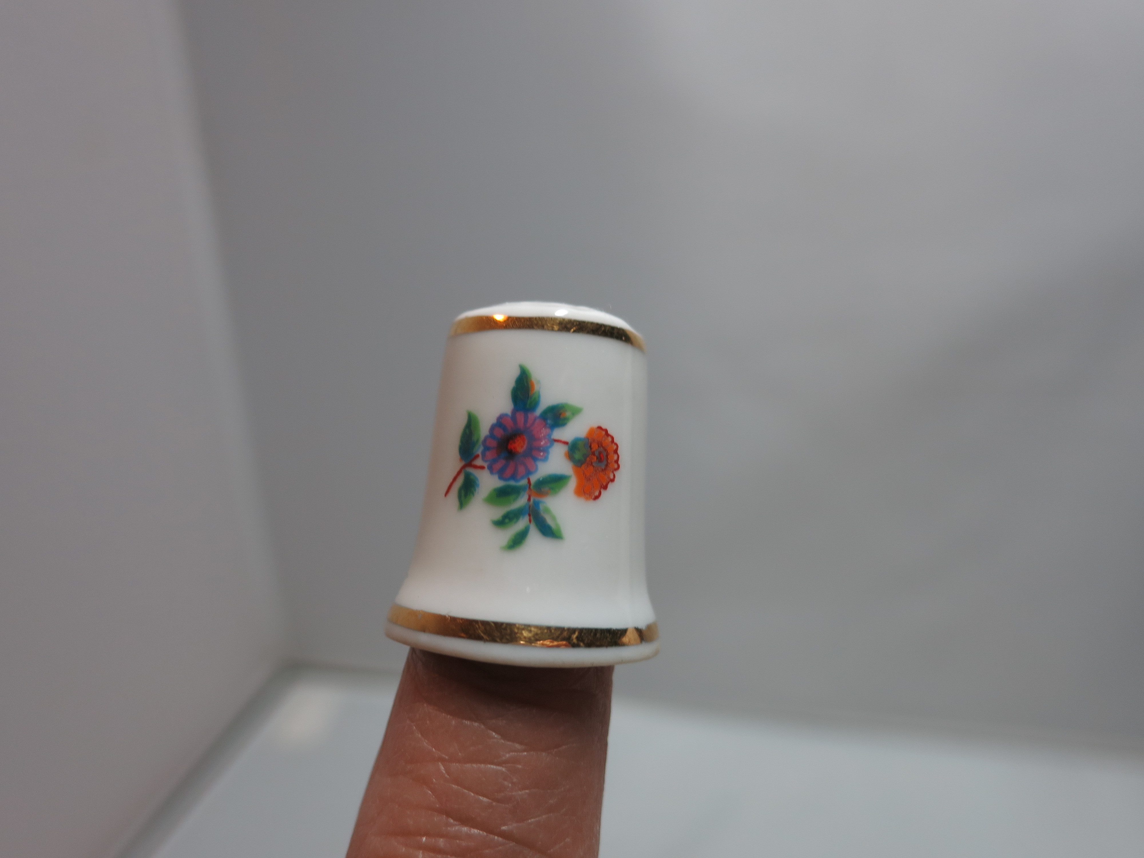 Vintage Thimble Hollahaz Hungary Floral