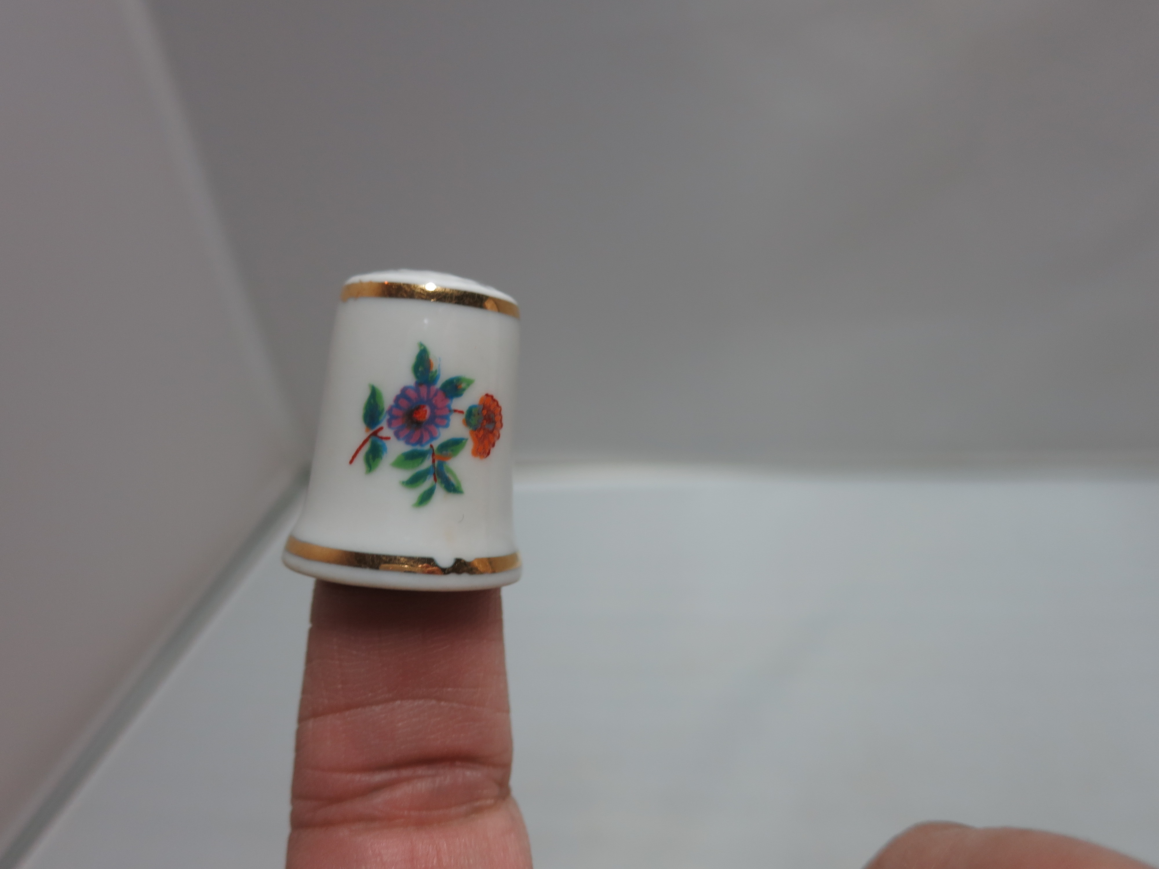 Vintage Thimble Hollahaz Hungary Floral