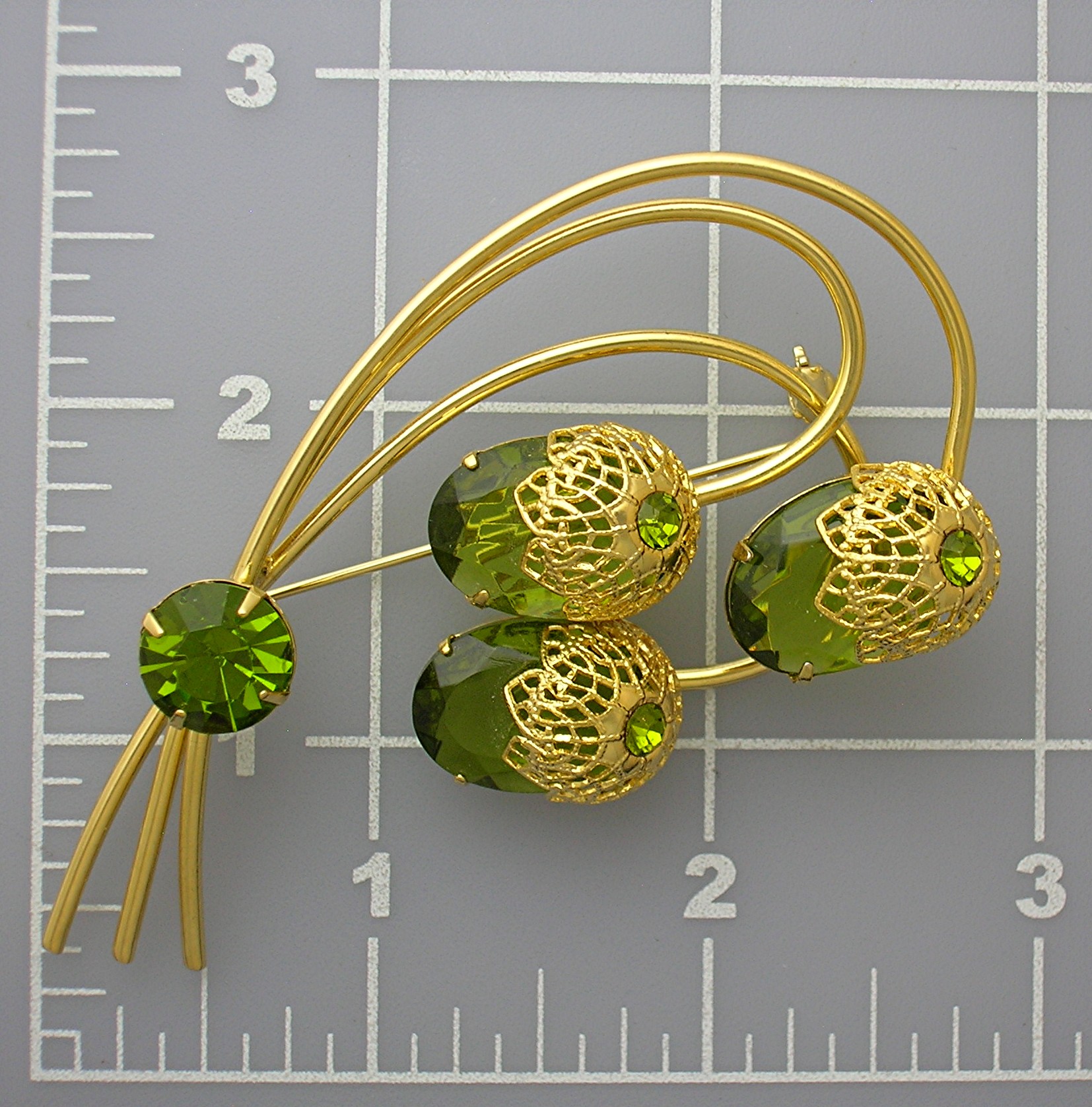 SARAH COV Gold Apple Green Crystal Brooch