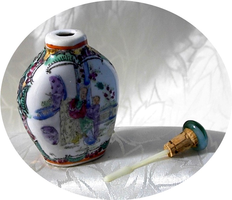 Oriental Snuff Bottle Porcelain Jadeite Painted China
