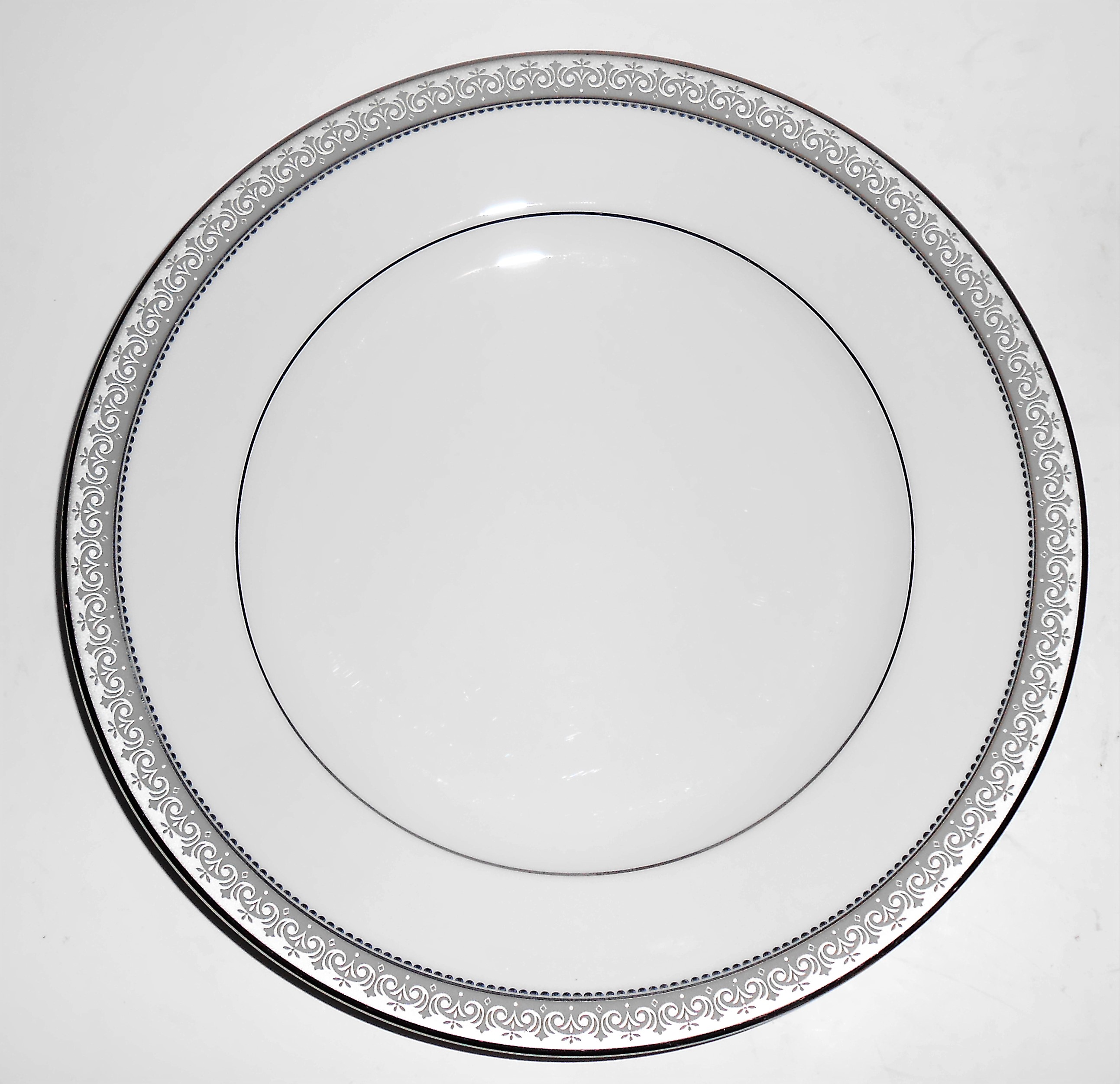 Mikasa Fine China Platinum Crown Salad Plate