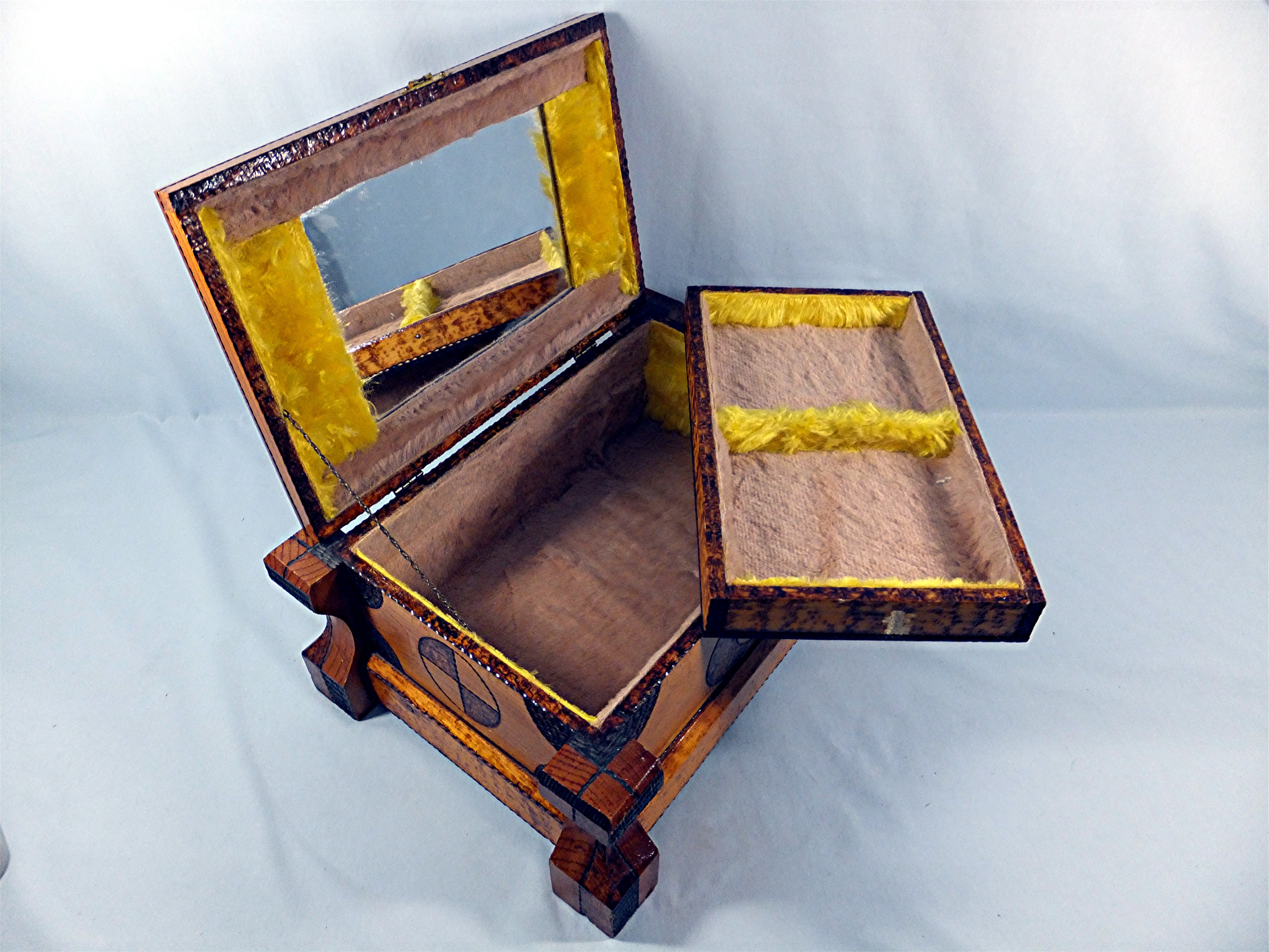 Tramp or Prison Art Jewelry Box