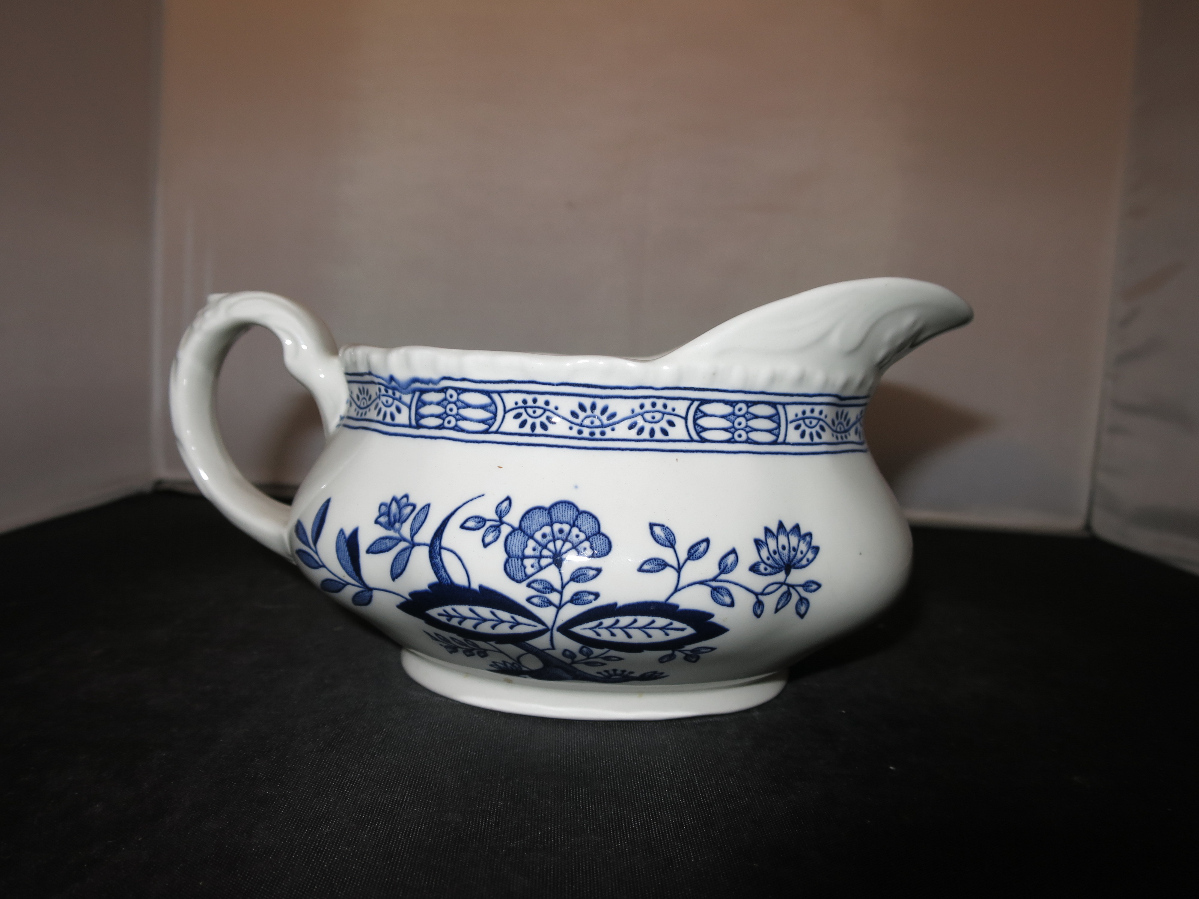 Enoch Wedgwood Tunstall Blue Heritage Onion Gravy Boat Pitcher