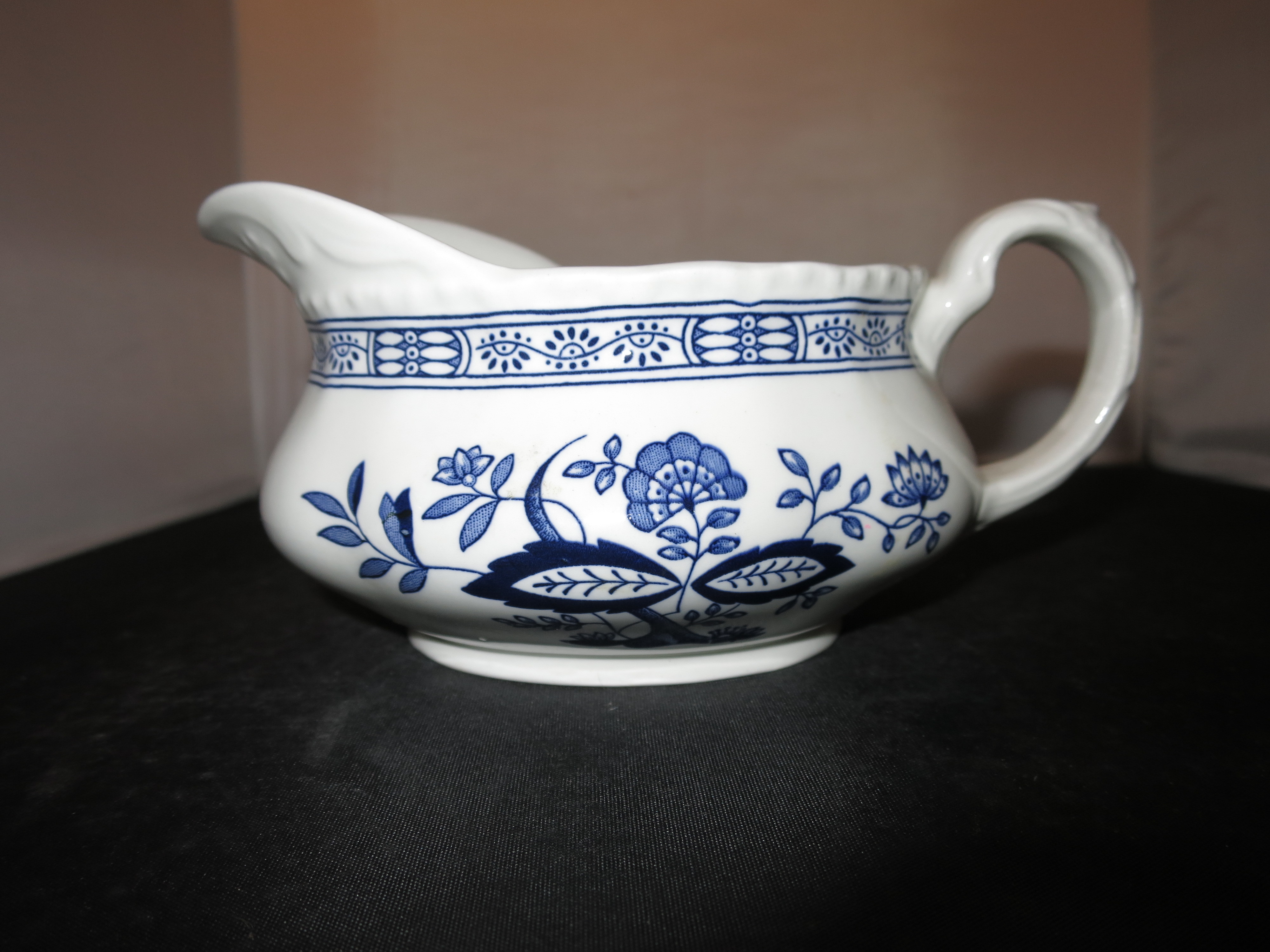 Enoch Wedgwood Tunstall Blue Heritage Onion Gravy Boat Pitcher