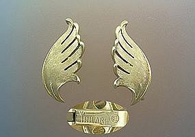 Crown Trifari Clip Earrings Vintage Gold Tone Wings