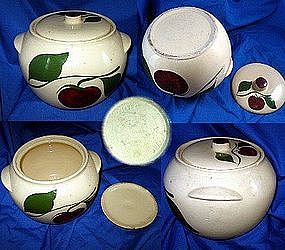 Watt Pottery Bean Pot And Lid Apple Pattern