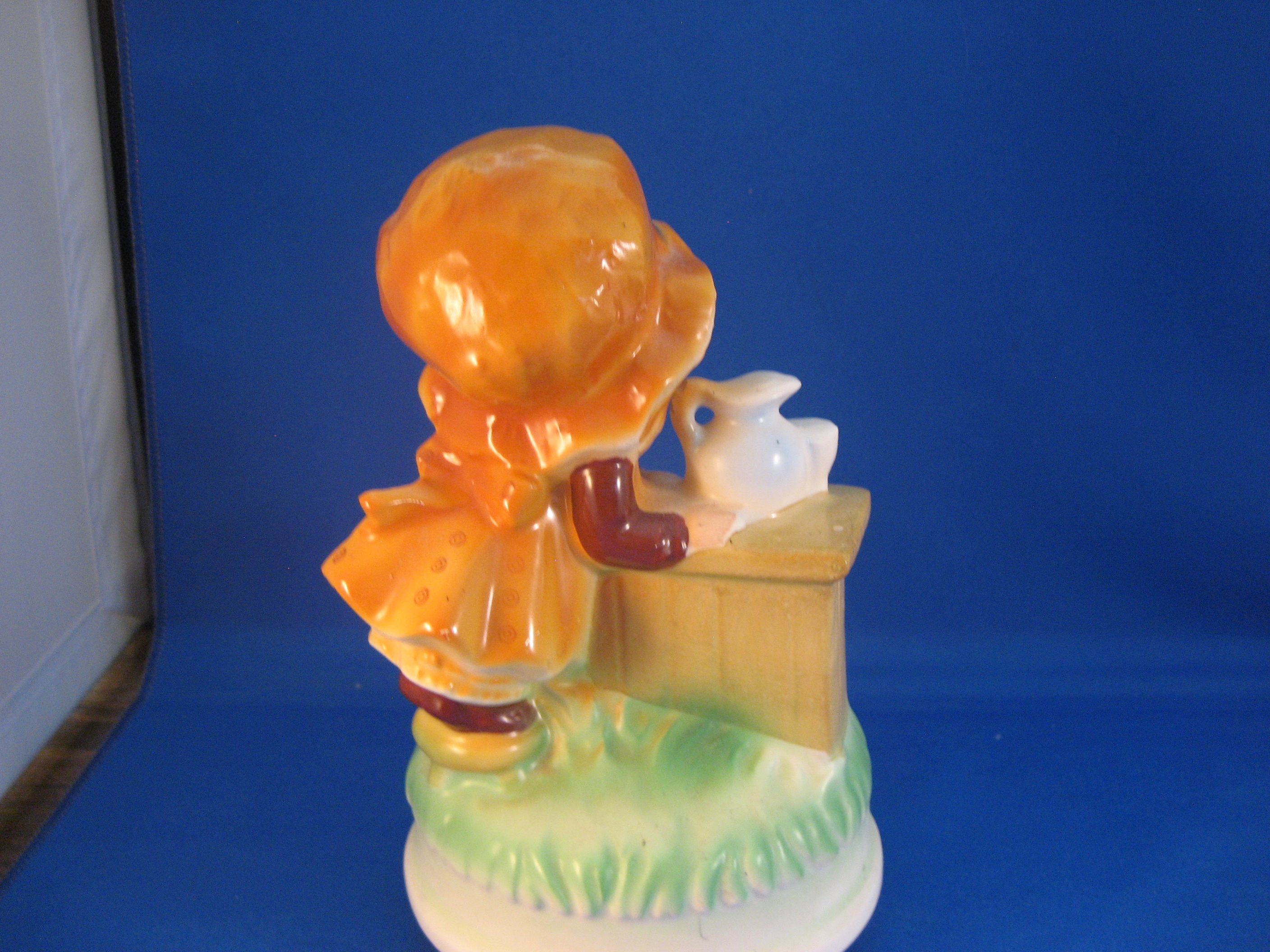 Bonnett Girl Music Box