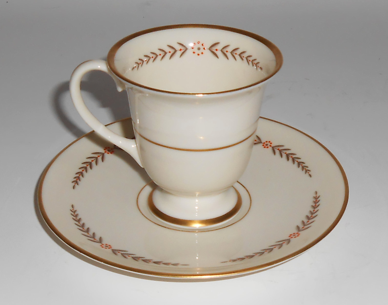 Franciscan Pottery China Mountain Laurel Demi Cup/Sau