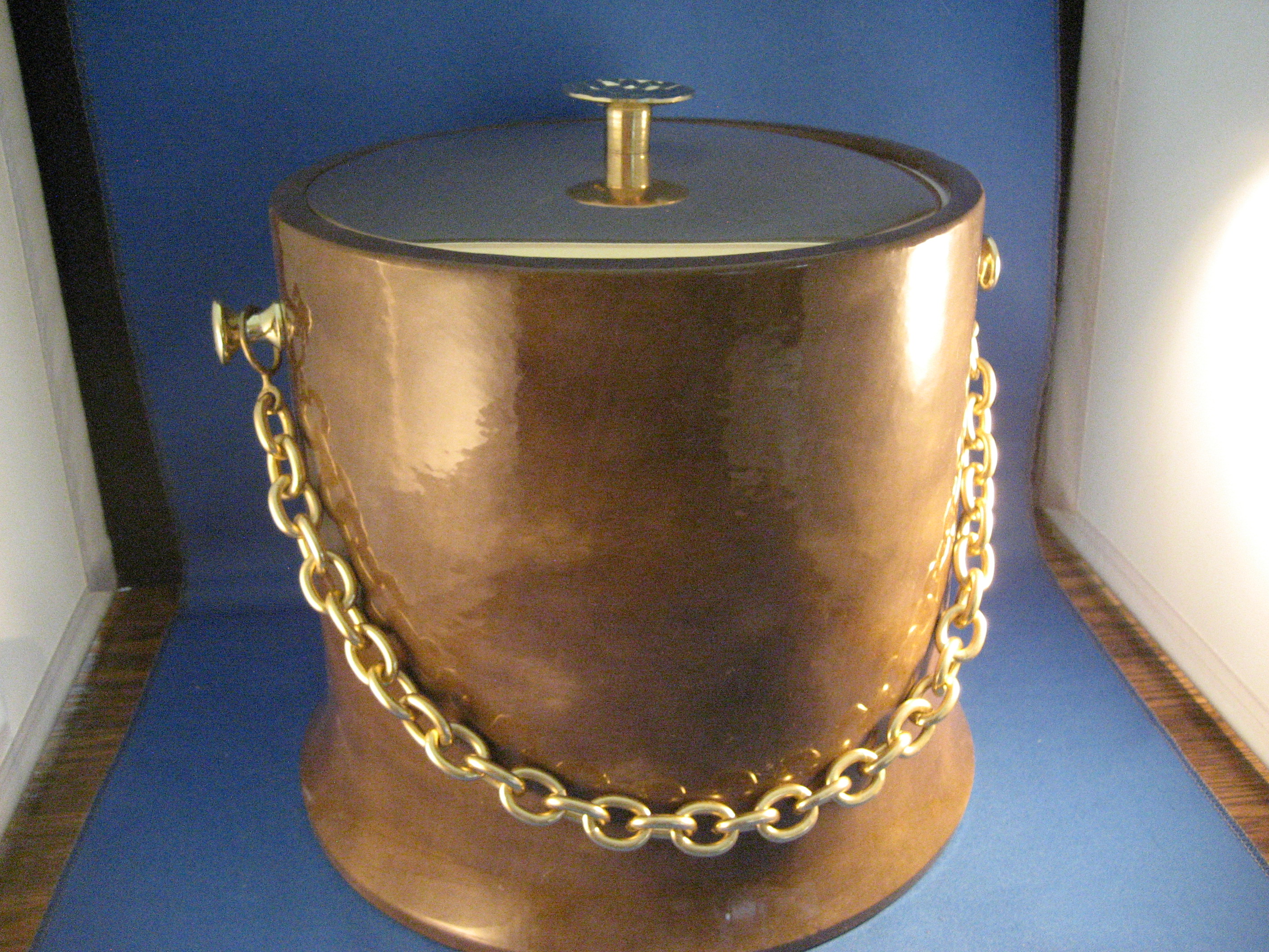 Chain Handle Ice Bucket`