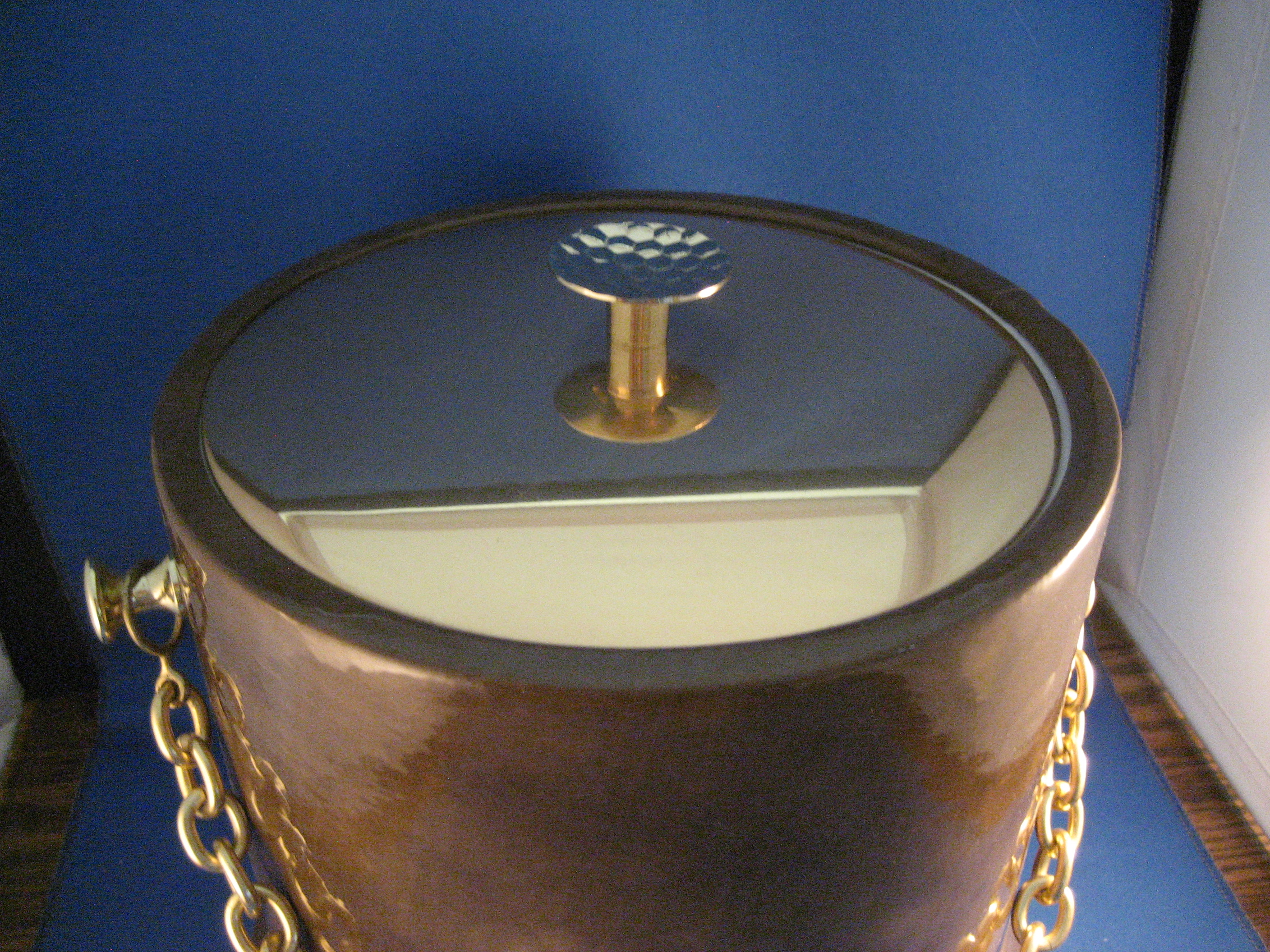 Chain Handle Ice Bucket`