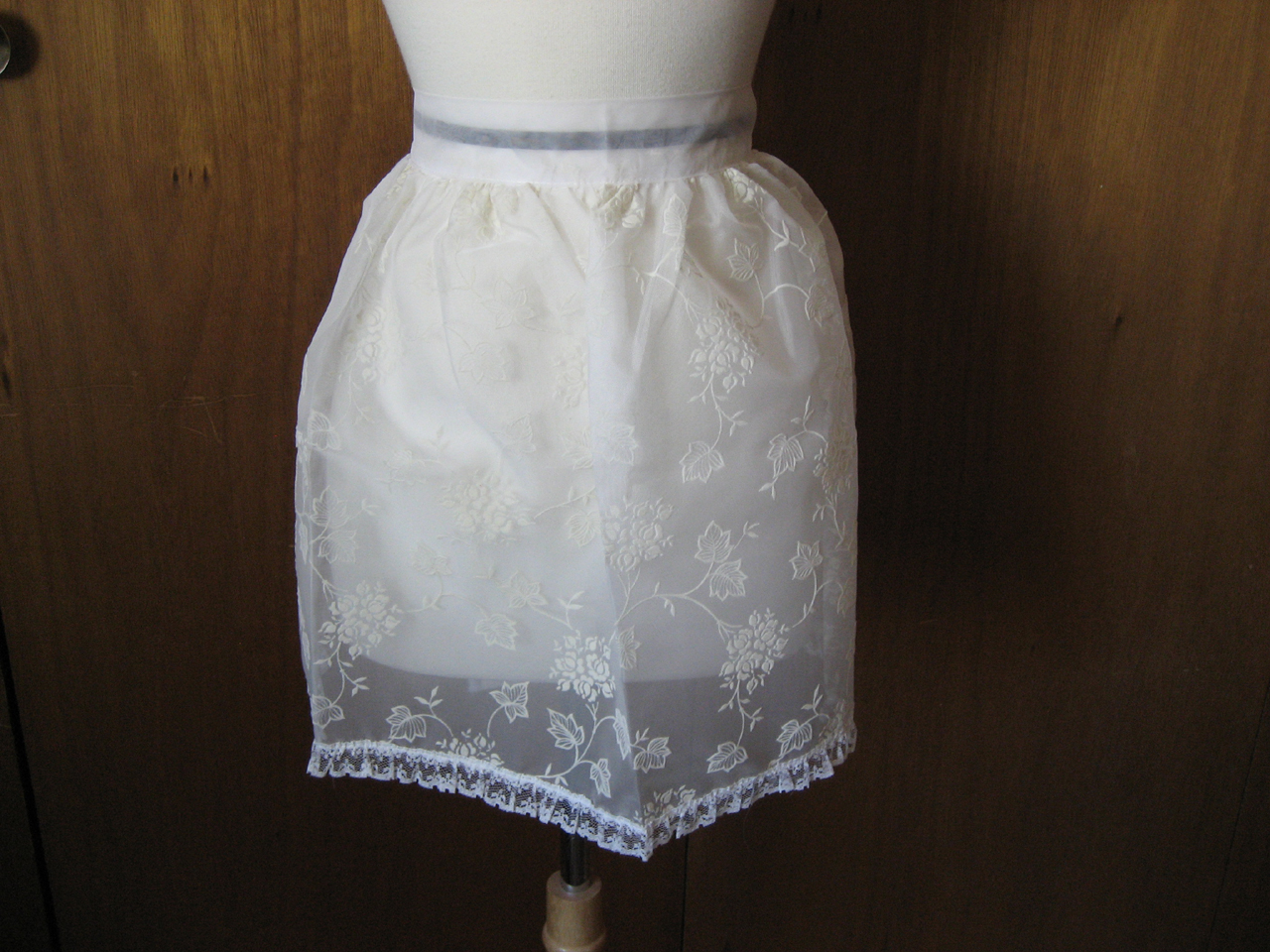Curtain Apron