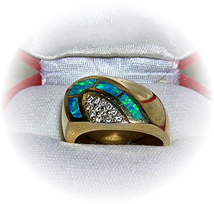 18K Yellow Gold Diamonds & Opal Ring