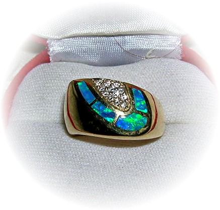 18K Yellow Gold Diamonds & Opal Ring
