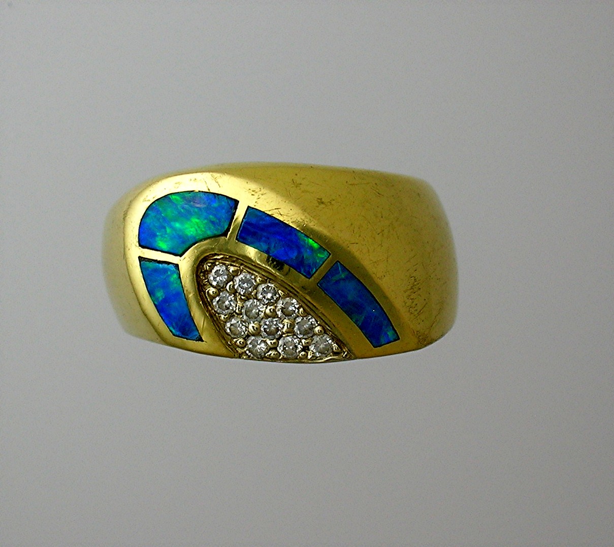 18K Yellow Gold Diamonds & Opal Ring