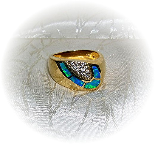 18K Yellow Gold Diamonds & Opal Ring