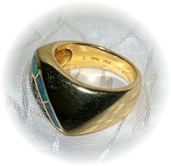 18K Yellow Gold Diamonds & Opal Ring