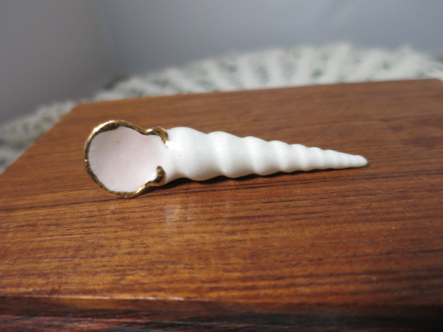 Vintage Salt Spoon Snuff Spoon Unicorn Shell