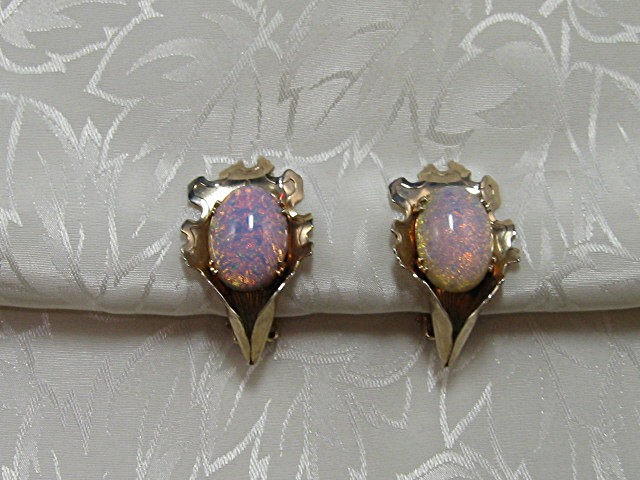 Earrings Jelly Opal Glass and goldtone Flower clips