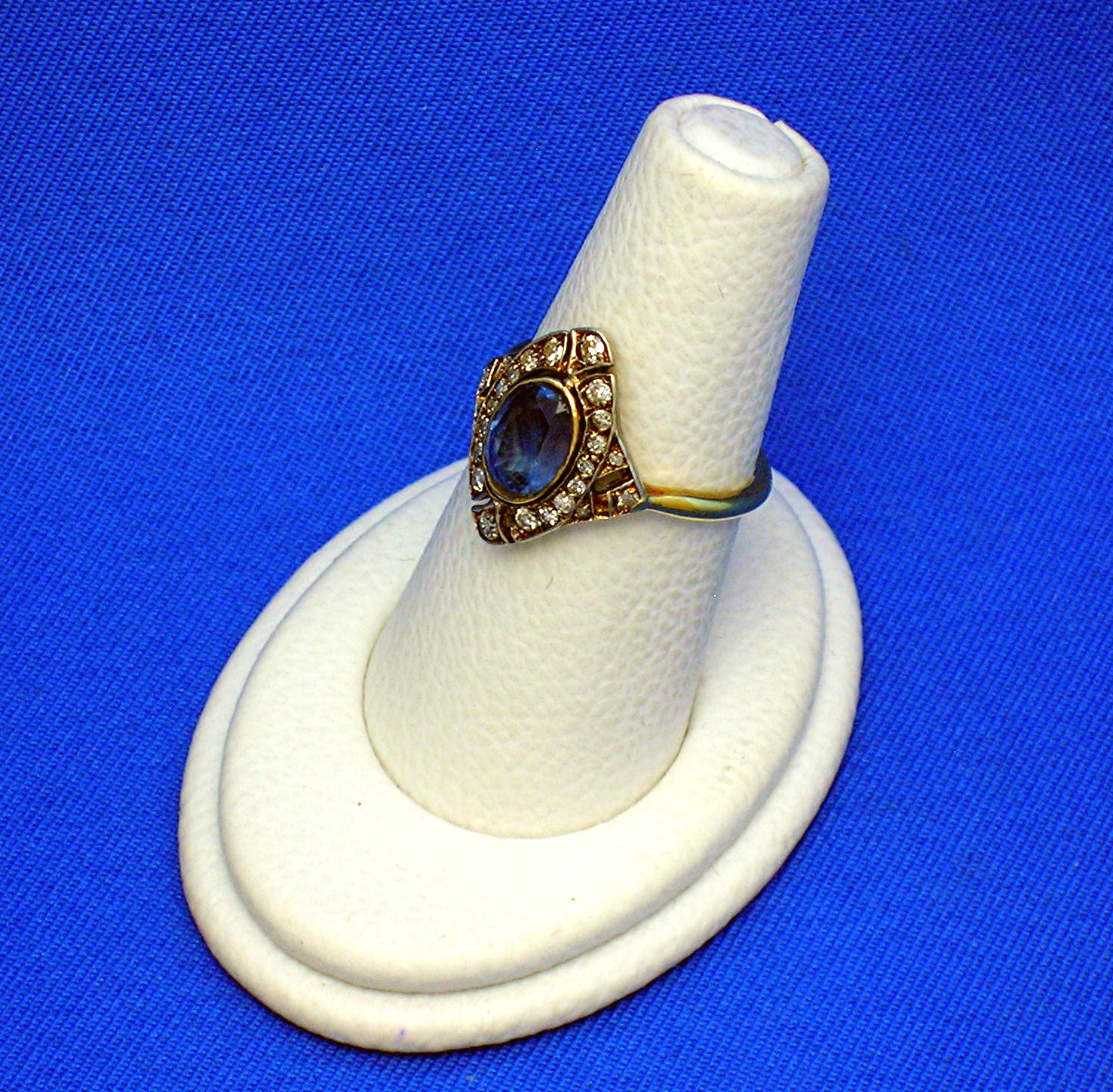 Ring 18K Gold Antique 1.65ct Ceylon Sapphire Diamond