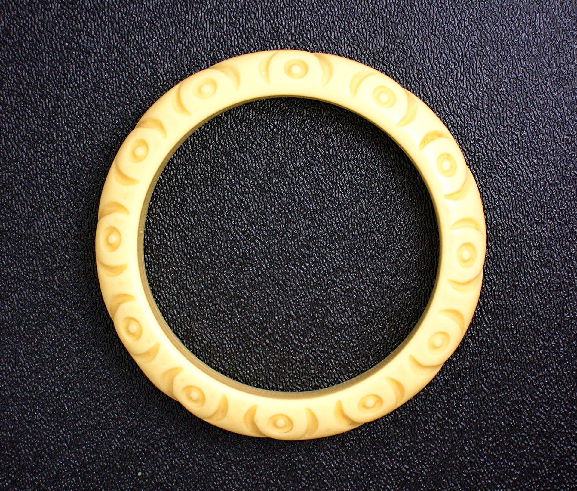 Bakelite Carved Cream Bangle Bracelet
