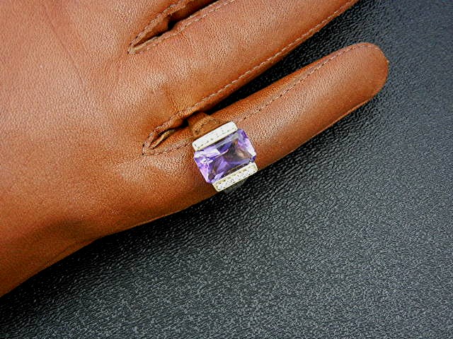 Ring 18K Gold 5 Ct Amethyst 36 Pts Diamonds