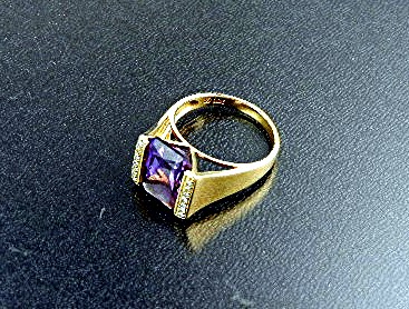Ring 18K Gold 5 Ct Amethyst 36 Pts Diamonds