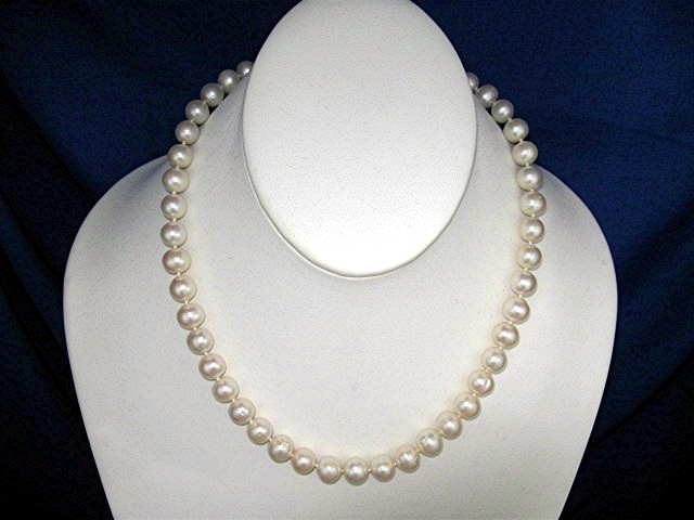 14 K Gold Clasp Cultured Pearls 11mm White
